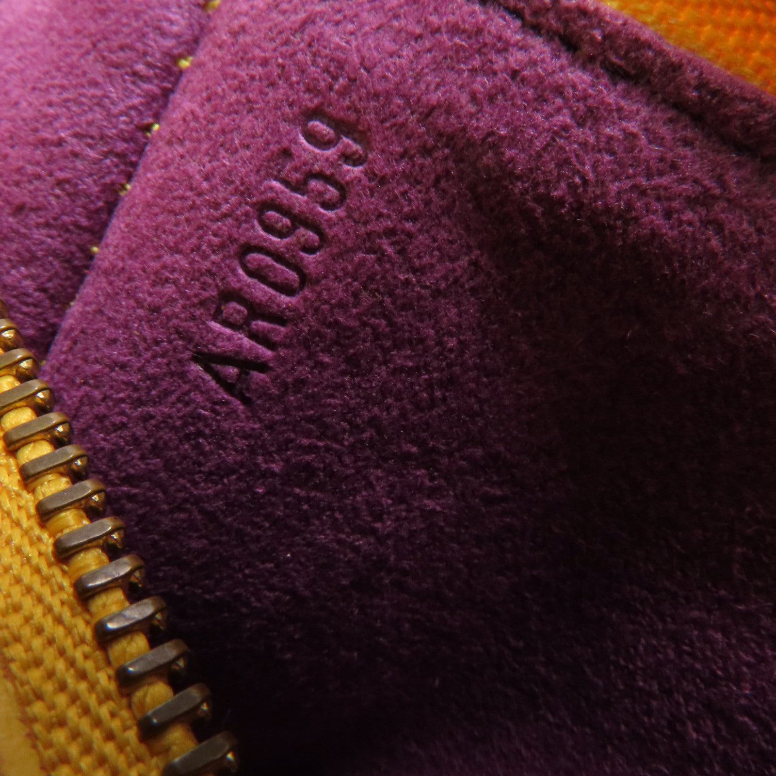 LOUIS VUITTON Epi Pochette Accessories Pouch金扣手挽袋