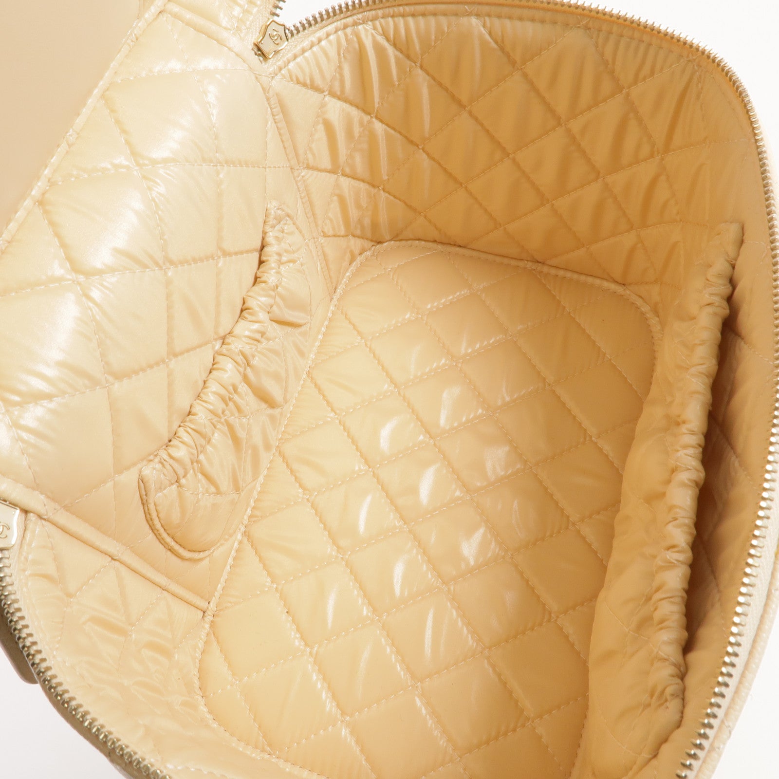 CHANEL 牛皮皮革Vanity Pouch金扣手挽袋/化妝袋