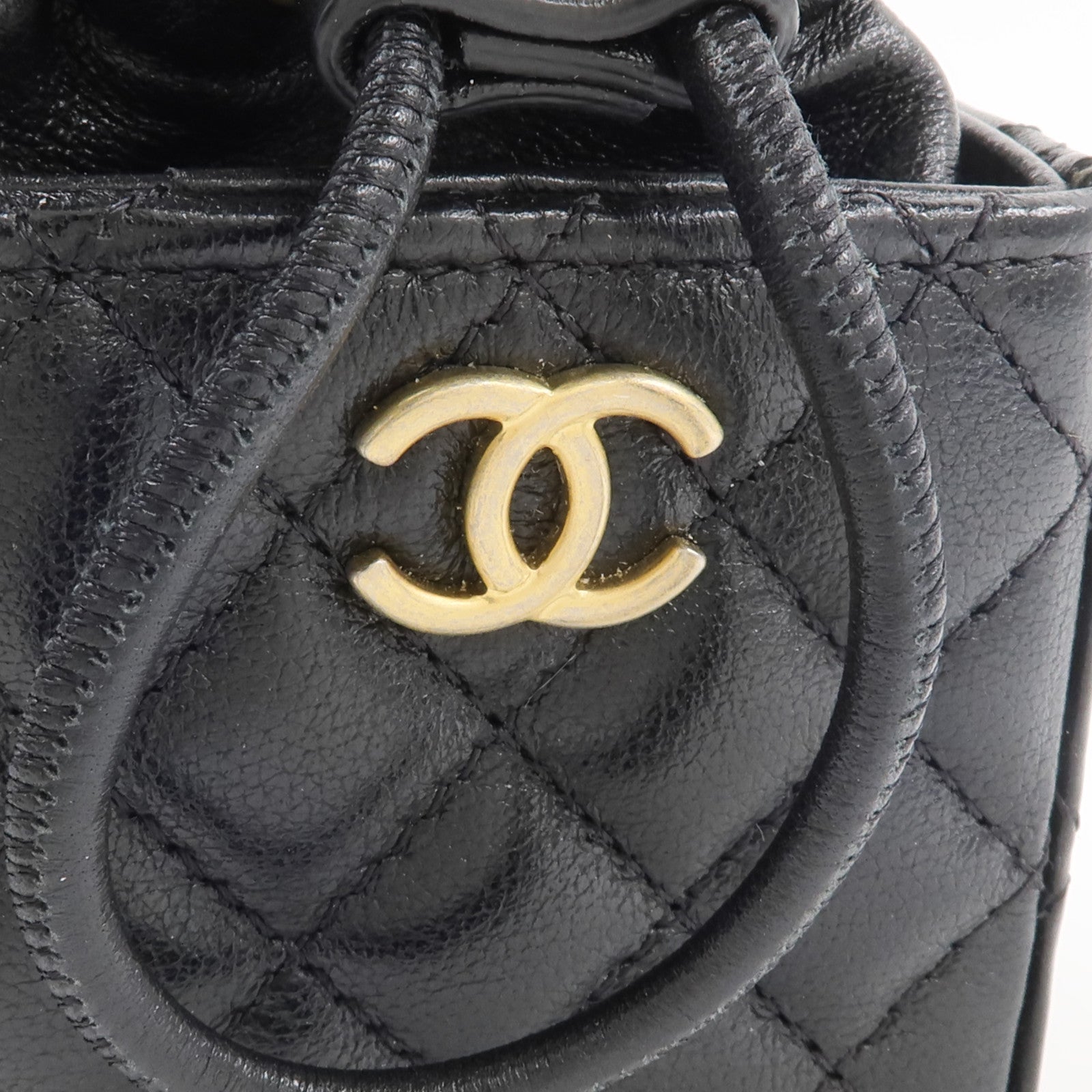 CHANEL 牛皮皮革Mini Drawstring Bucket Bag鏈帶肩背袋