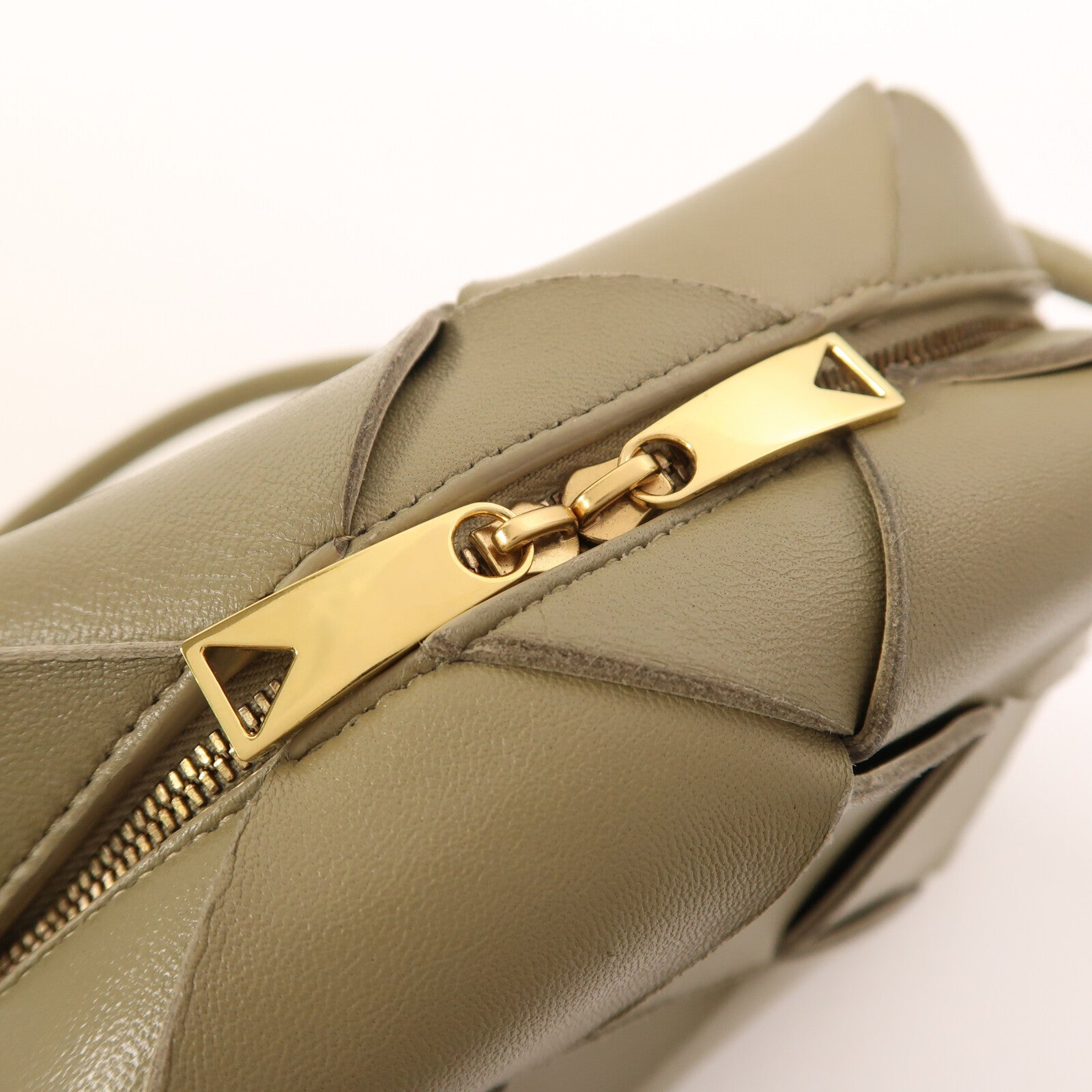 BOTTEGA VENETA 【激減優惠】羊皮皮革Shoulder Bag金扣肩背袋