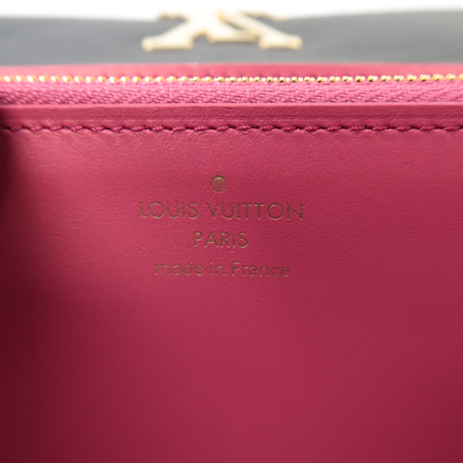 LOUIS VUITTON 【激減優惠】牛皮皮革Capucine Wallet金扣長錢包黒色