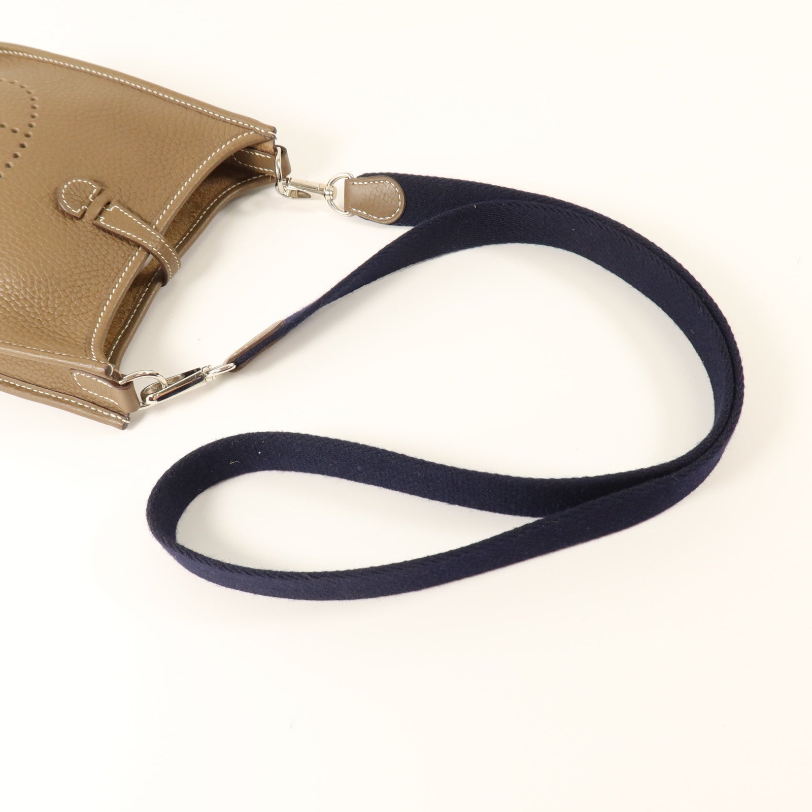 HERMES Clemence皮革Evelyne TPM銀扣肩背袋Etoupe