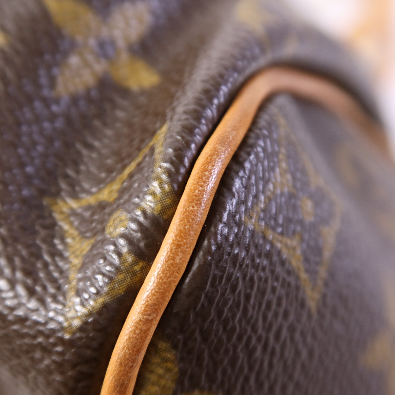 LOUIS VUITTON Monogram Tivoli GM金扣肩背袋