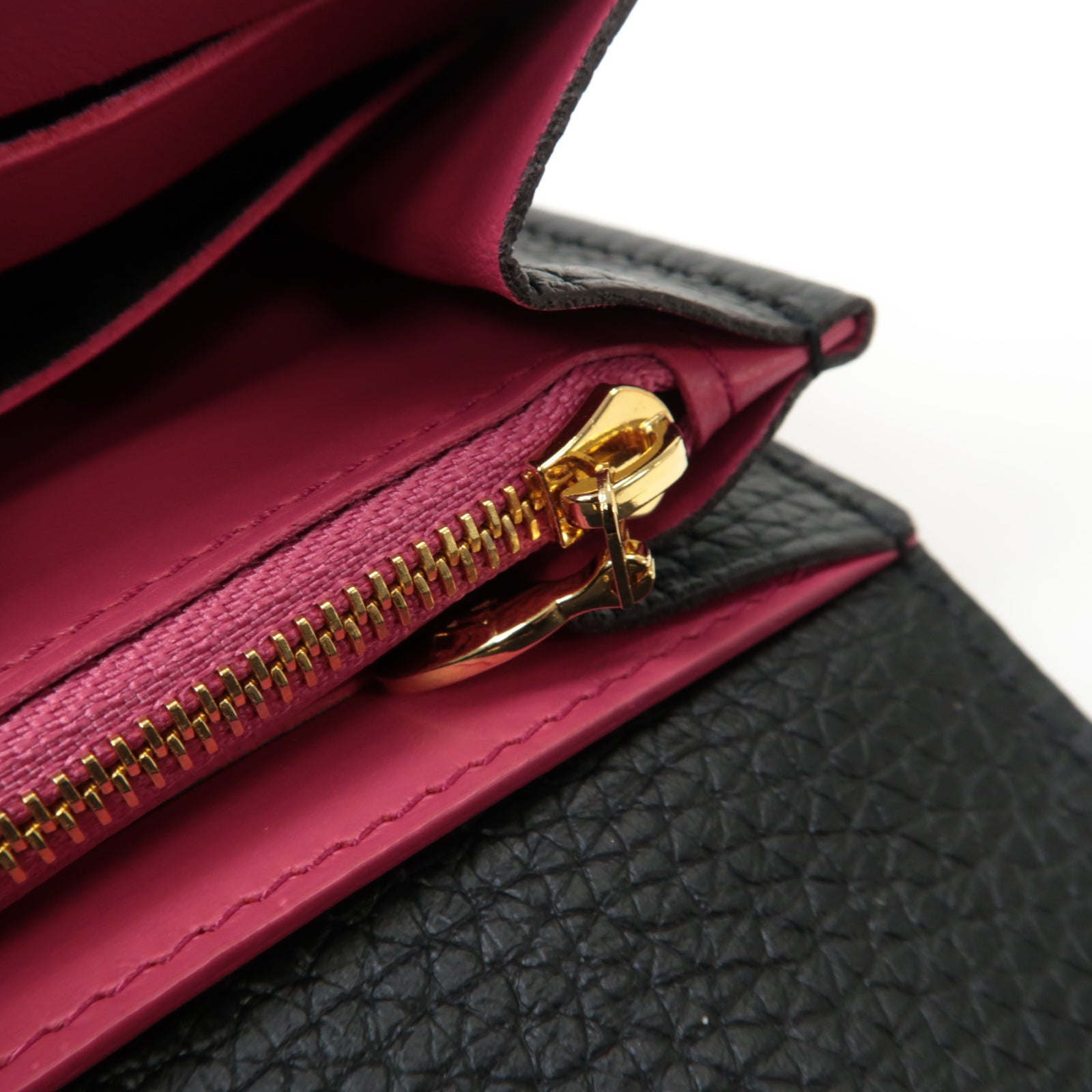 LOUIS VUITTON 【激減優惠】牛皮皮革Capucine Wallet金扣長錢包黒色