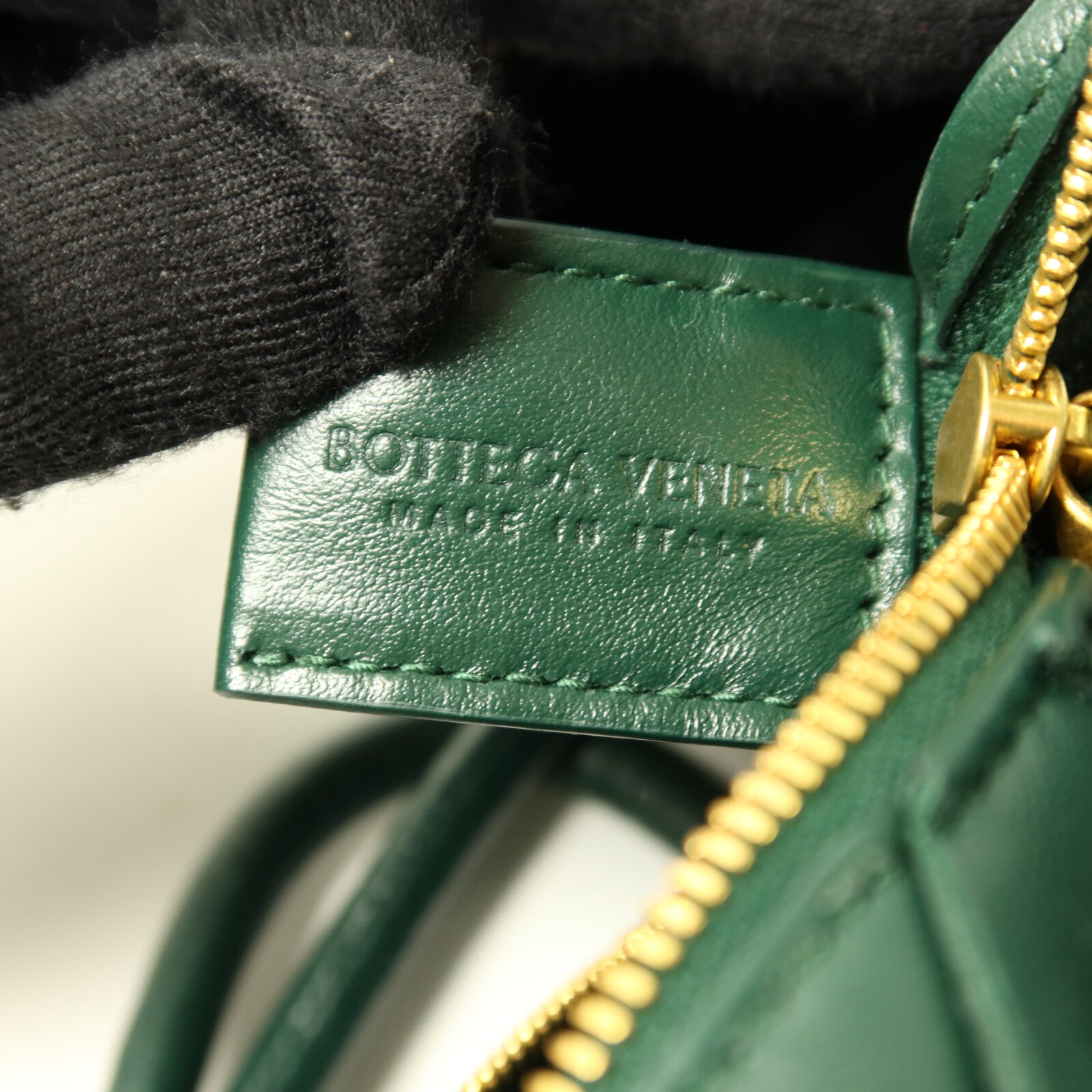 BOTTEGA VENETA 羊皮皮革Cassette Camera金扣肩背袋