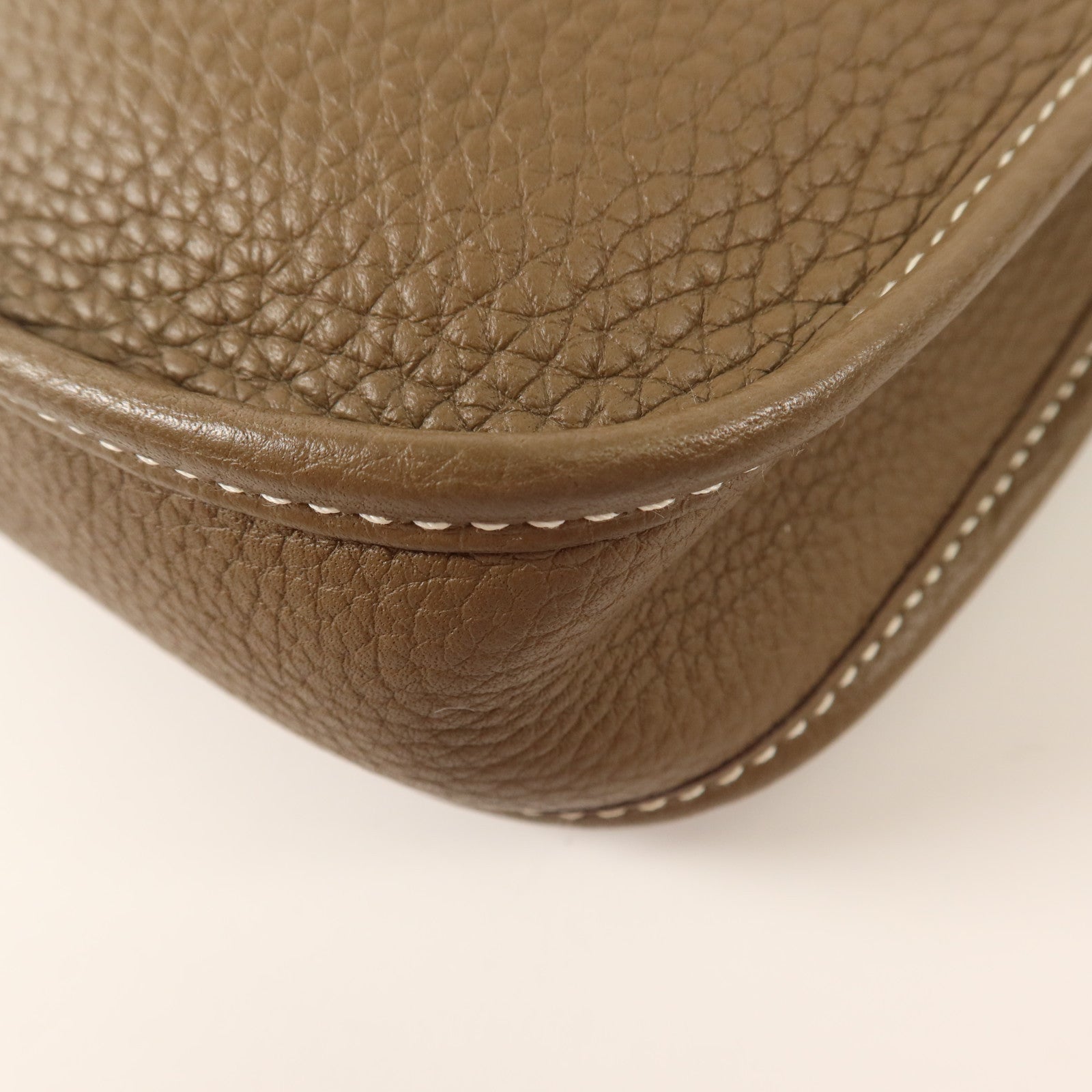 HERMES Clemence皮革Evelyne TPM銀扣肩背袋Etoupe