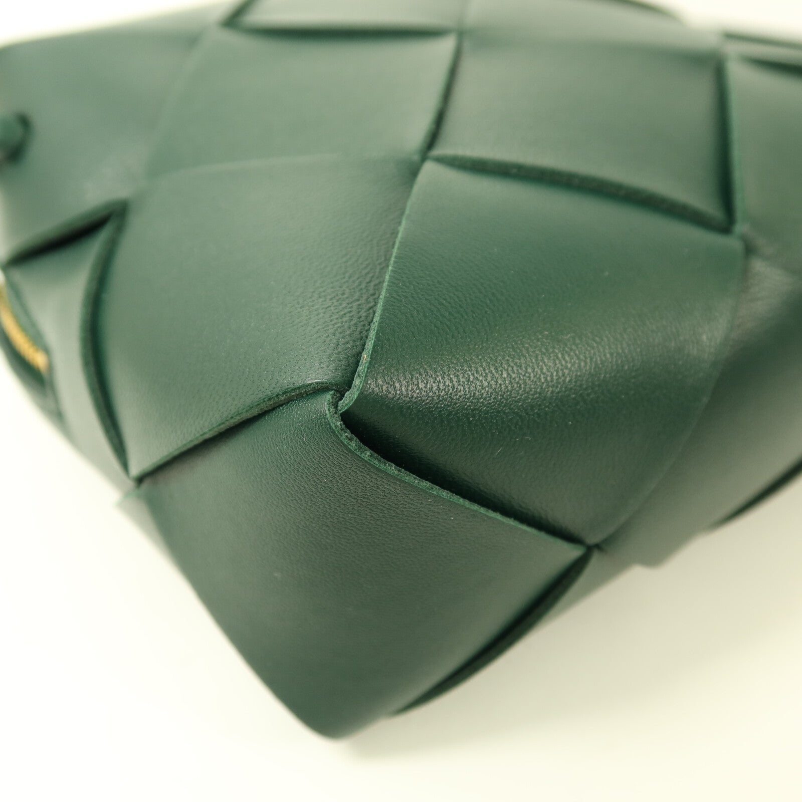 BOTTEGA VENETA 羊皮皮革Cassette Camera金扣肩背袋