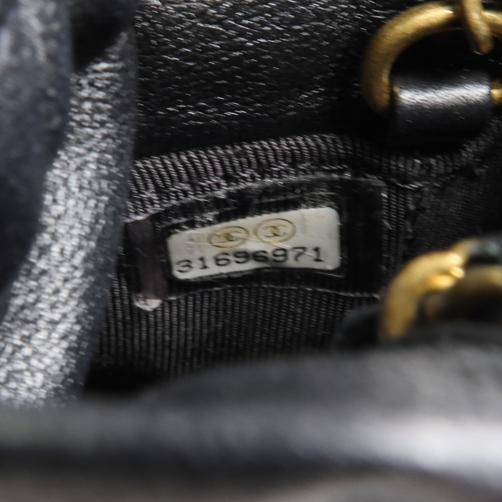 CHANEL 牛皮皮革Mini Drawstring Bucket Bag鏈帶肩背袋