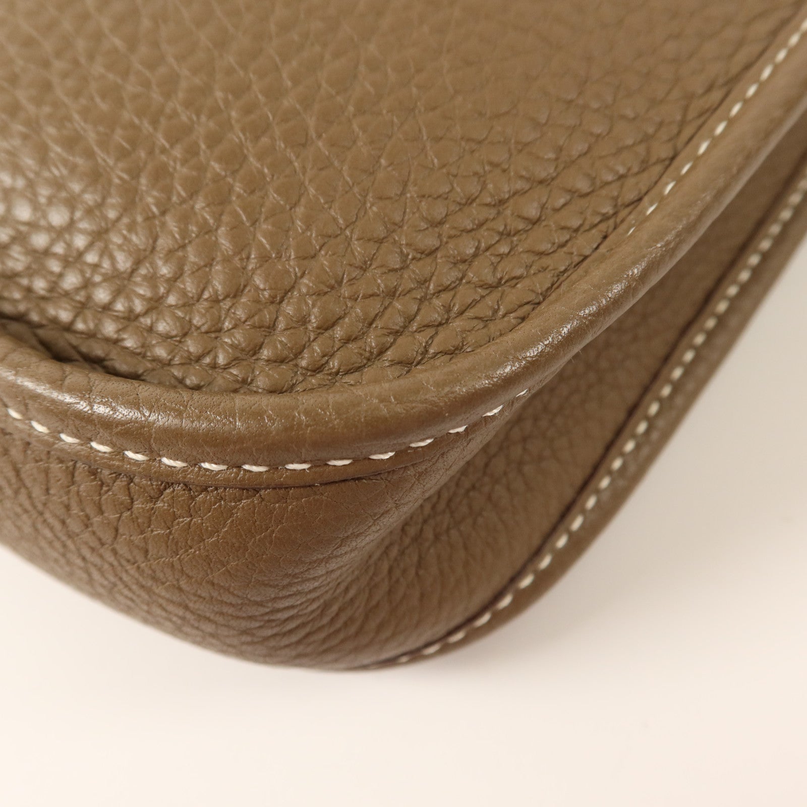 HERMES Clemence皮革Evelyne TPM銀扣肩背袋Etoupe