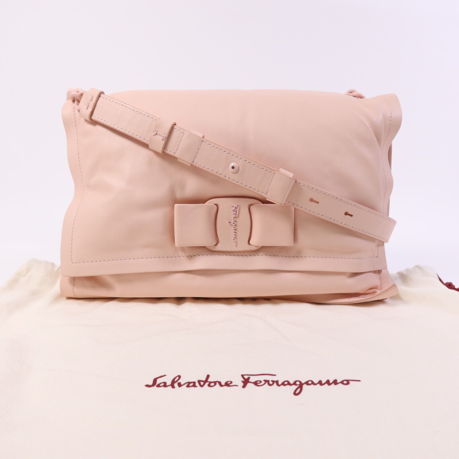 Salvatore Ferragamo 皮革Viva Bow Bag肩背袋