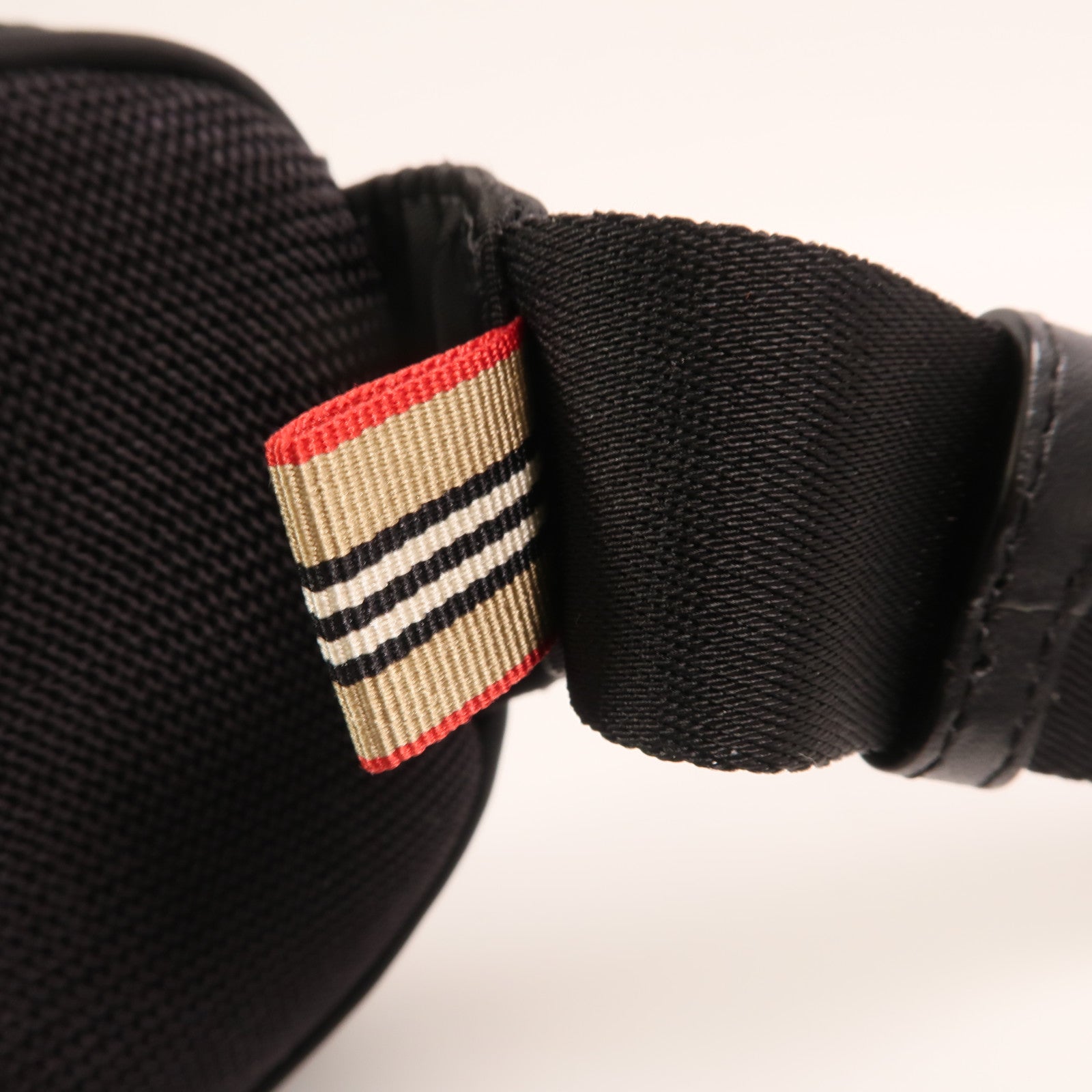 BURBERRY 尼龍Cannon Bag銀扣腰包