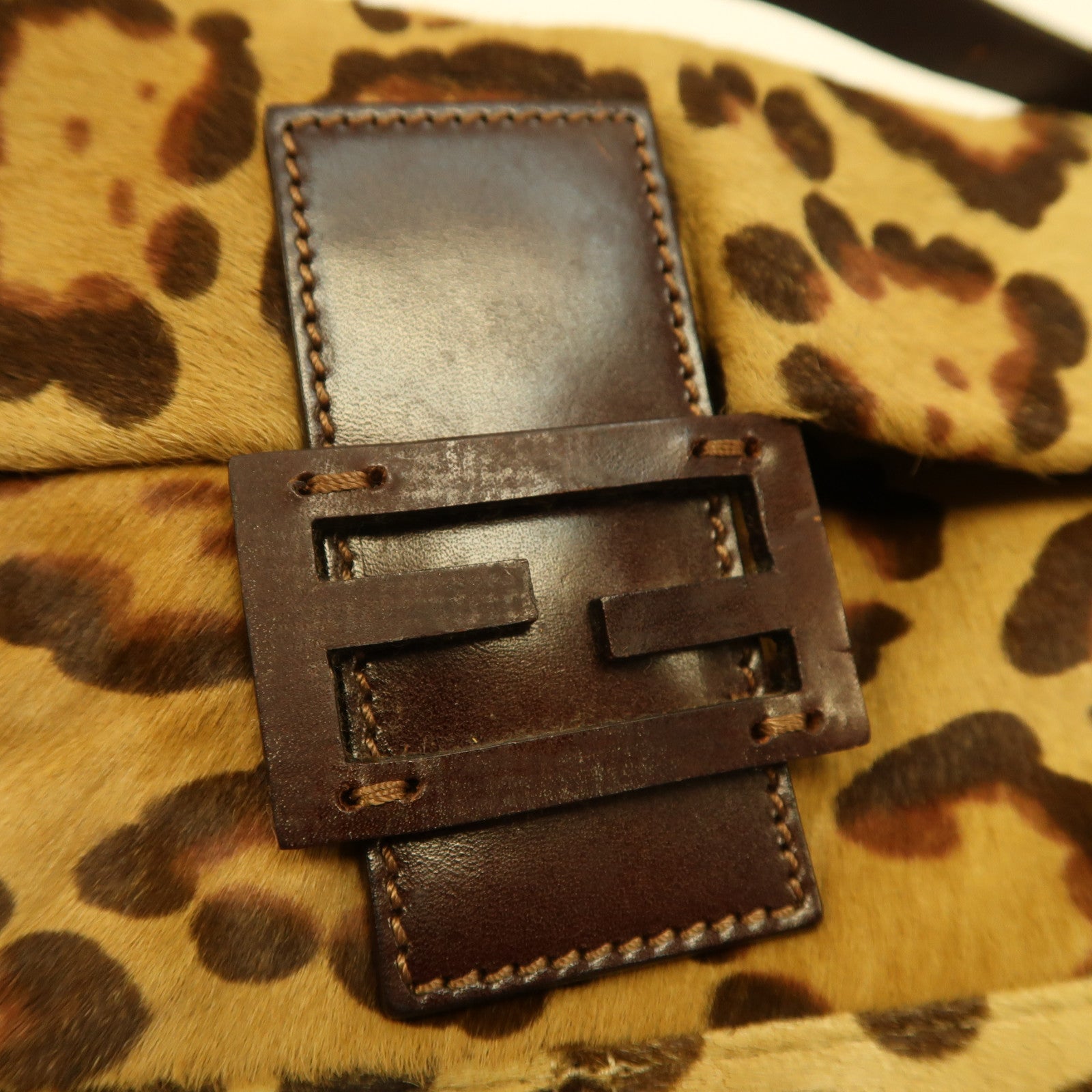 FENDI 馬毛Baguette銀扣手挽袋啡色