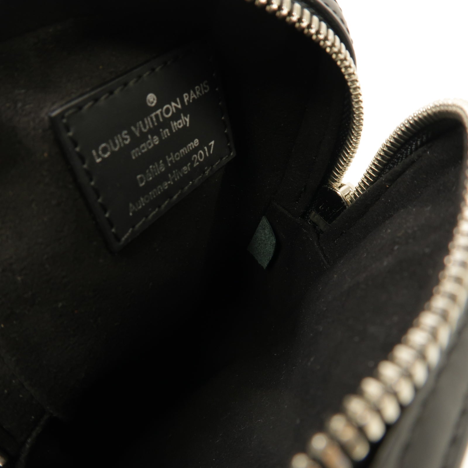 LOUIS VUITTON Epi LV X Supreme Danube PPM銀扣肩背袋黑色