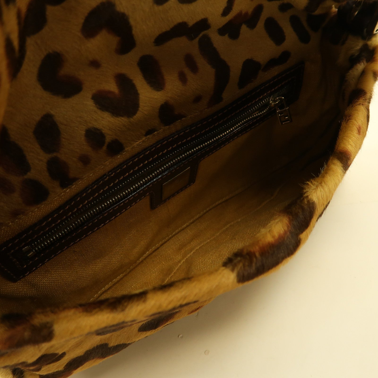 FENDI 馬毛Baguette銀扣手挽袋啡色