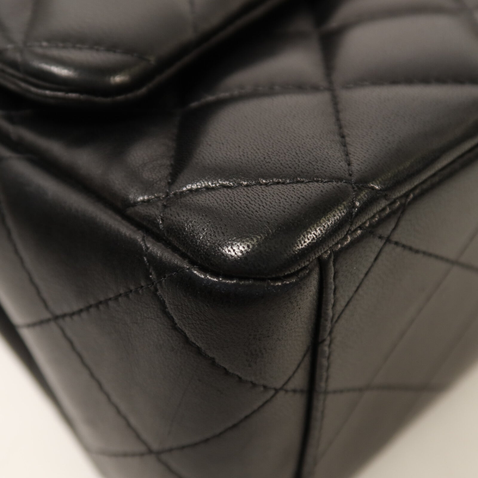 CHANEL 羊皮皮革Maxi Classic金扣鏈帶肩背袋