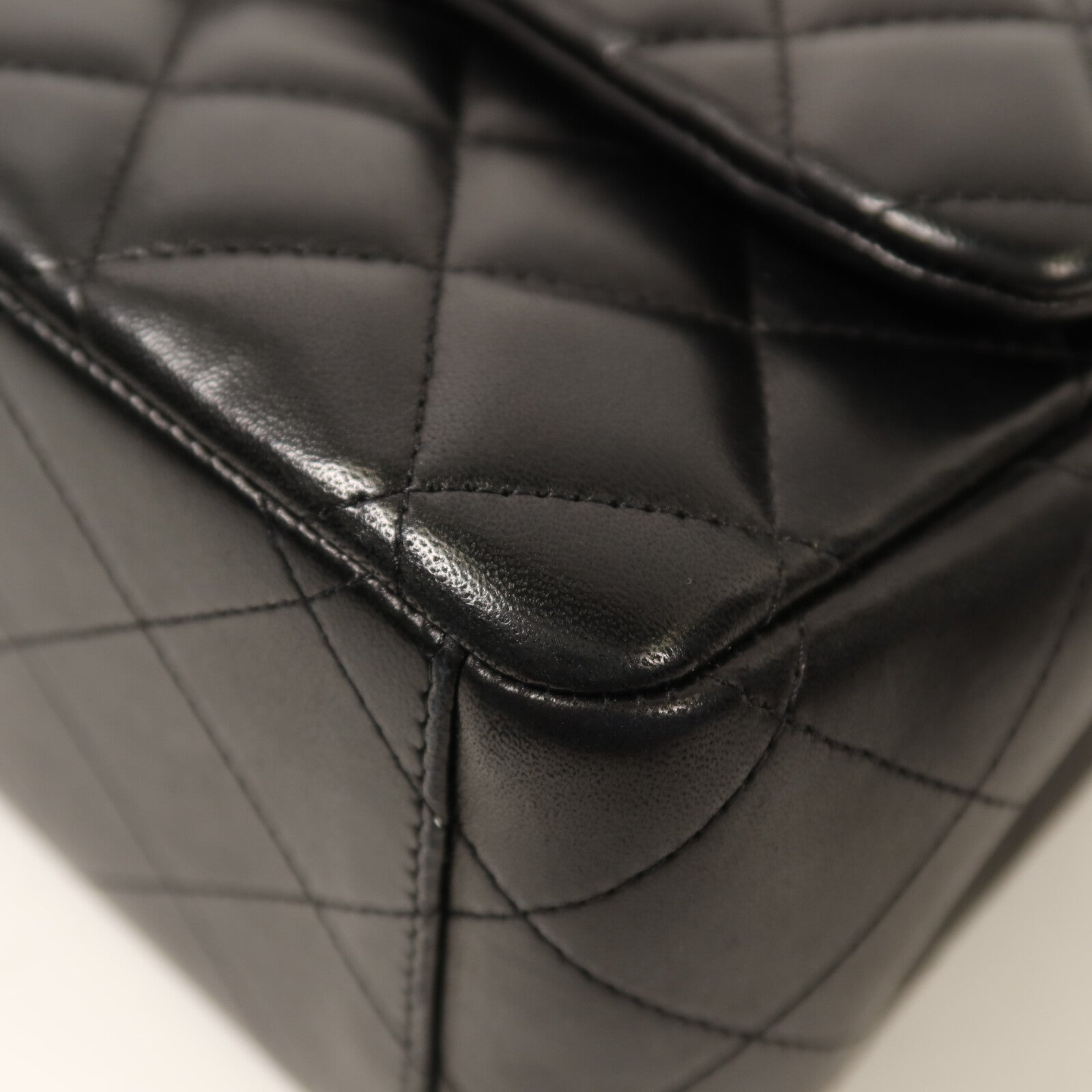 CHANEL 羊皮皮革Maxi Classic金扣鏈帶肩背袋