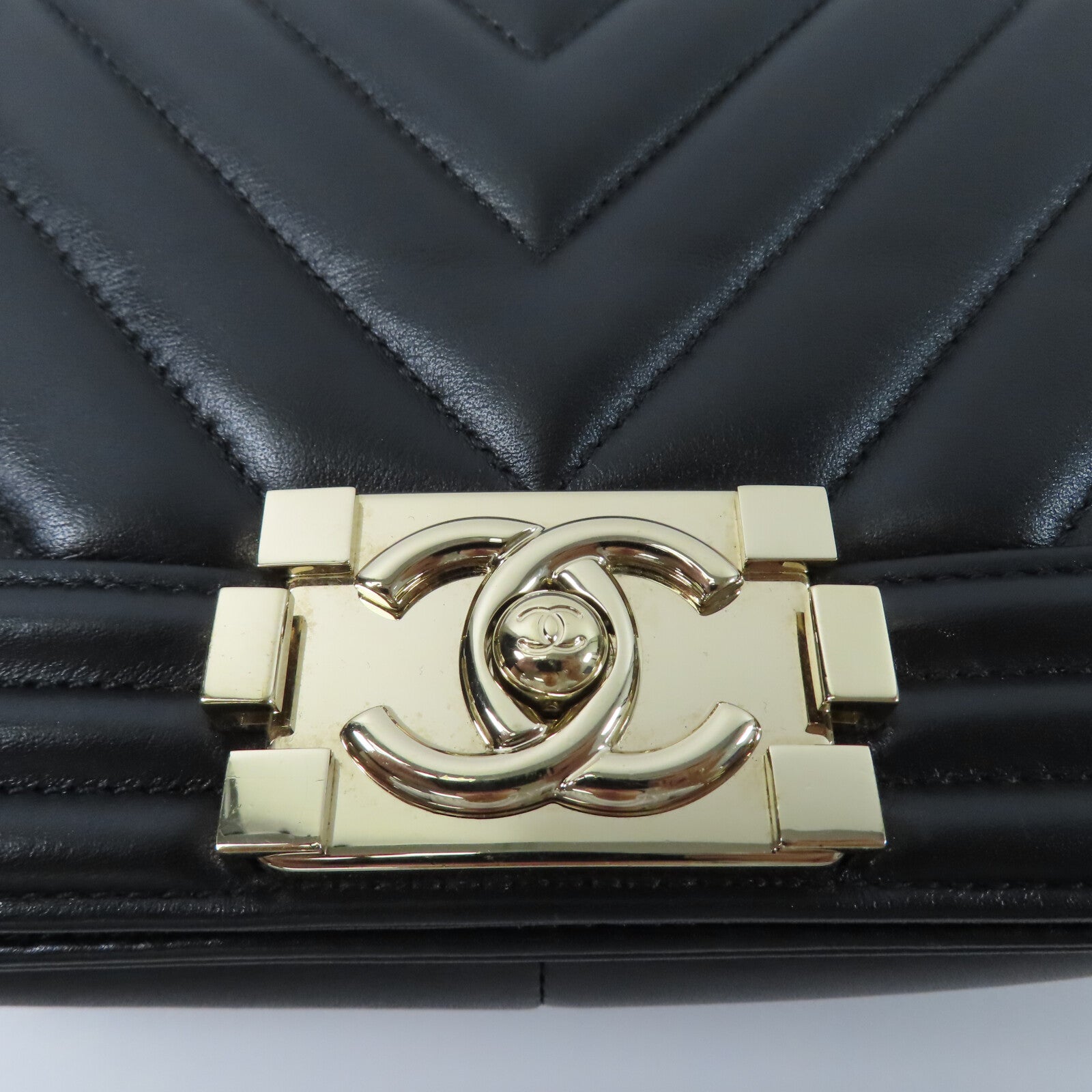 CHANEL 牛皮皮革Boy 25鏈帶肩背袋
