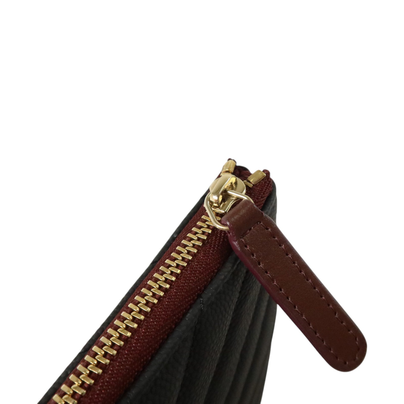 CHANEL 牛皮皮革Chevron O-Case Pouch Medium Clutch金扣手拿包