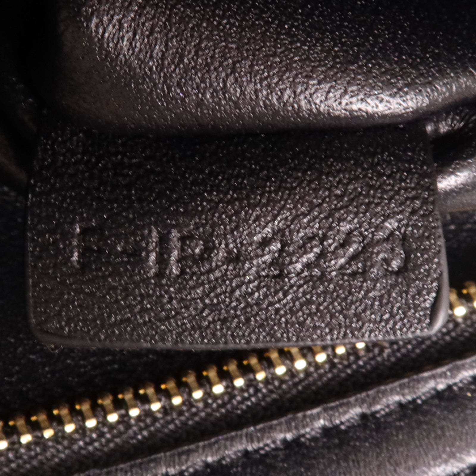 CELINE 牛皮皮革Triomphe金扣肩背袋