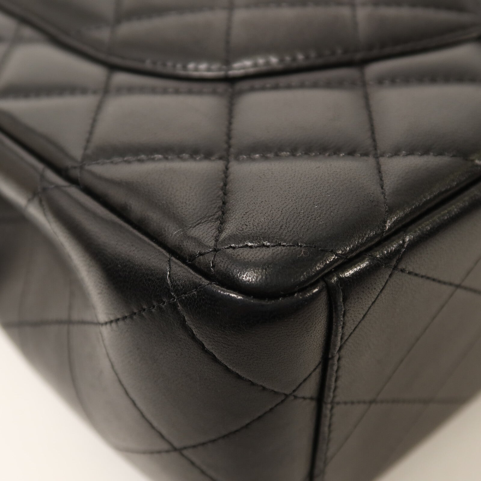 CHANEL 羊皮皮革Maxi Classic金扣鏈帶肩背袋