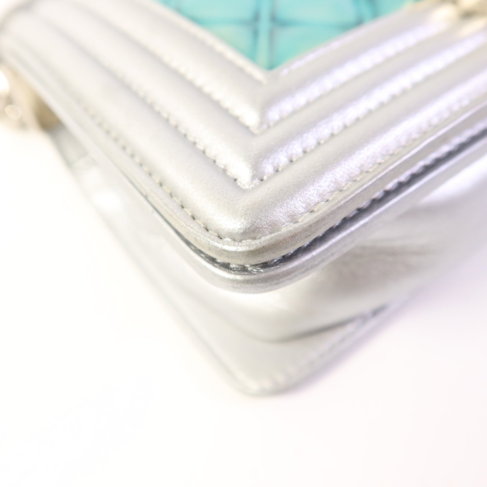 CHANEL 牛皮皮革/PVC Boy 20銀扣鏈帶肩背袋