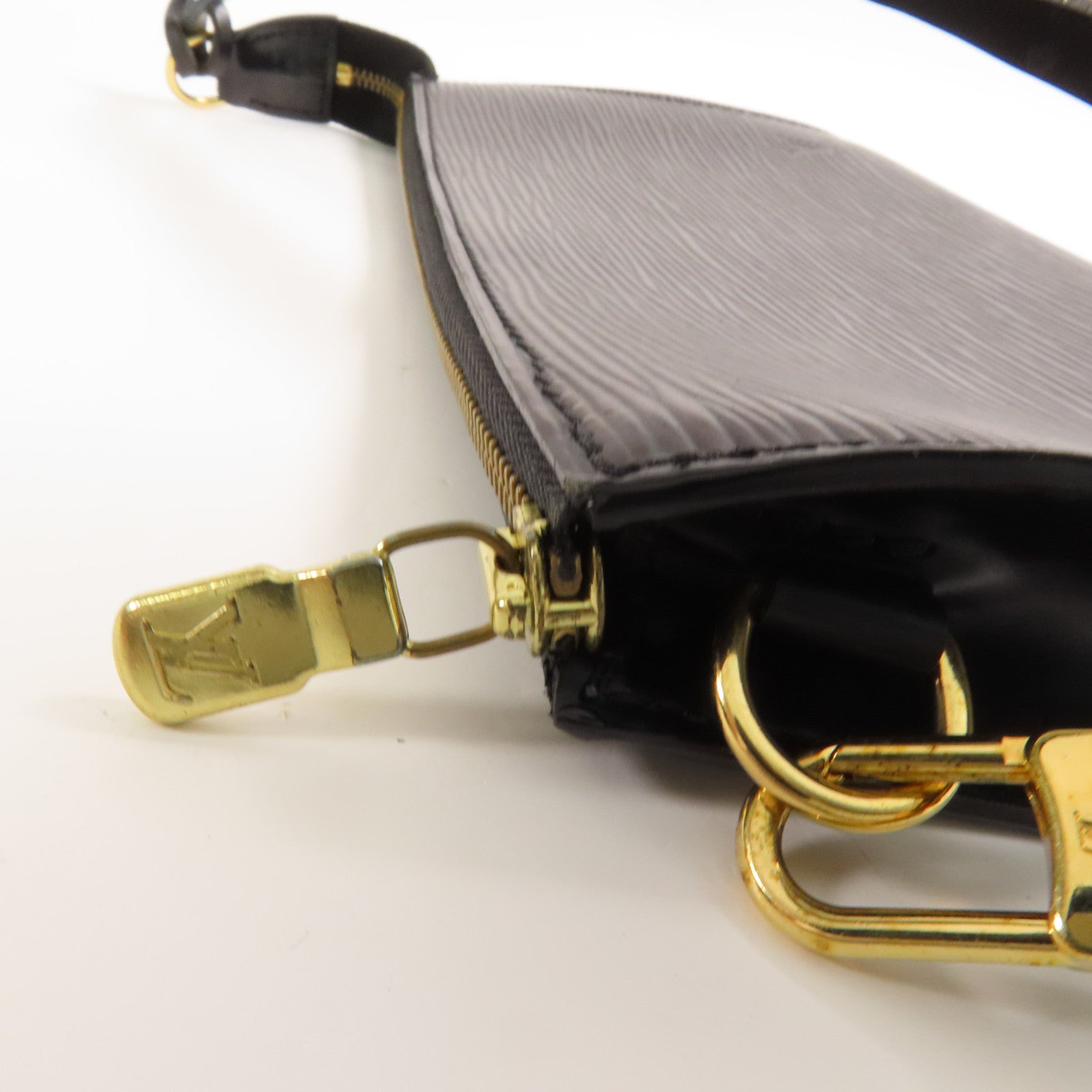 LOUIS VUITTON Epi Pochette Accessories Pouch金扣手挽袋
