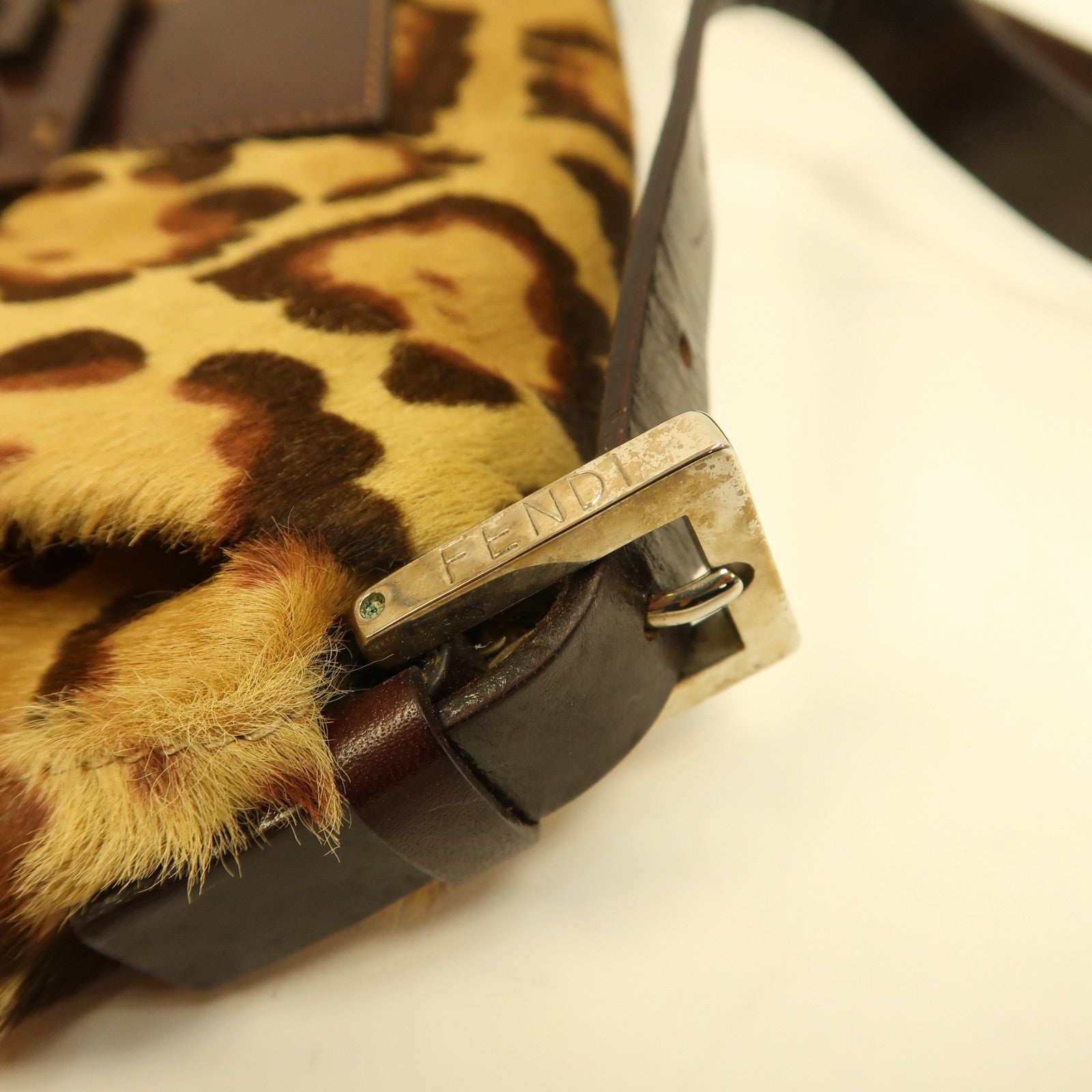 FENDI 馬毛Baguette銀扣手挽袋啡色