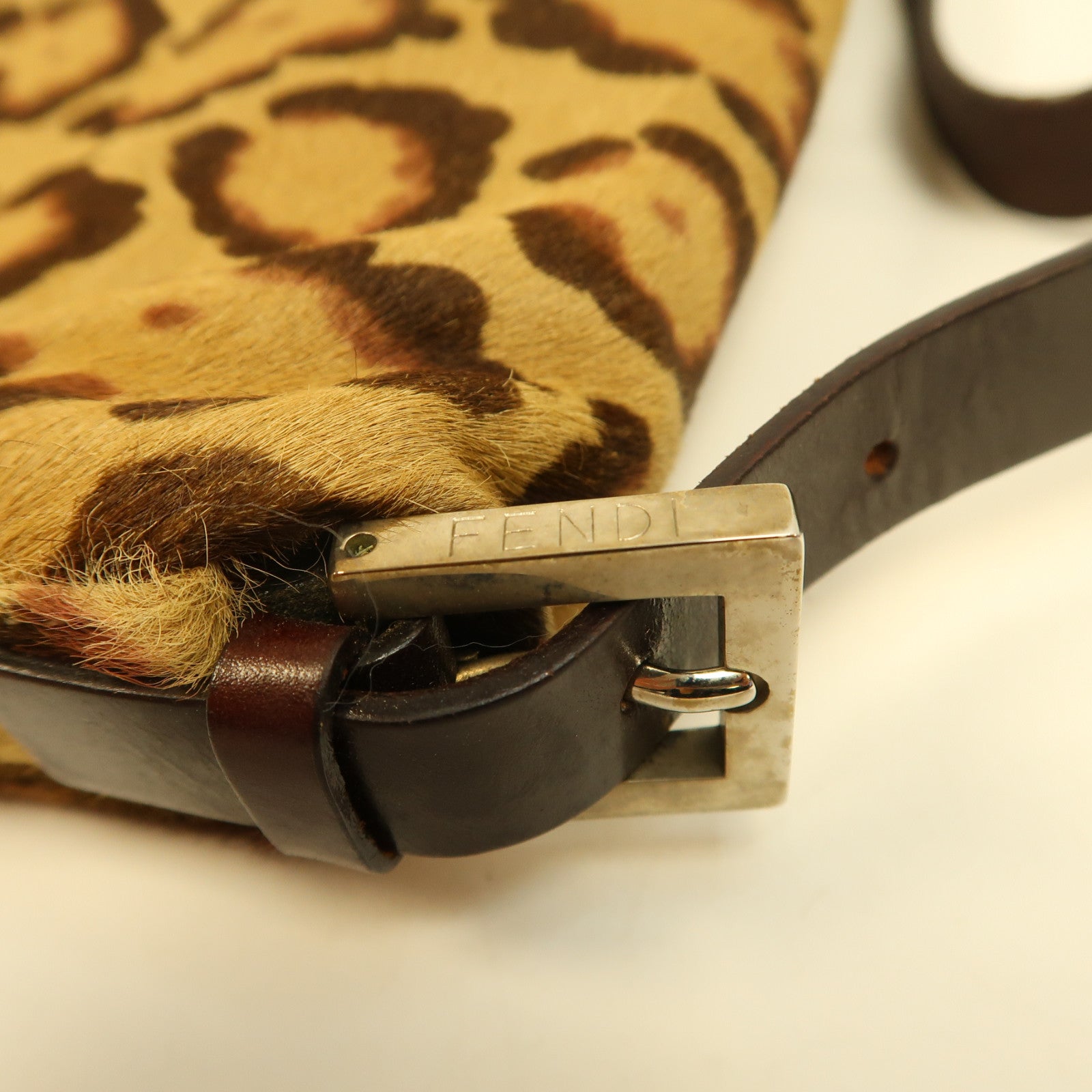 FENDI 馬毛Baguette銀扣手挽袋啡色