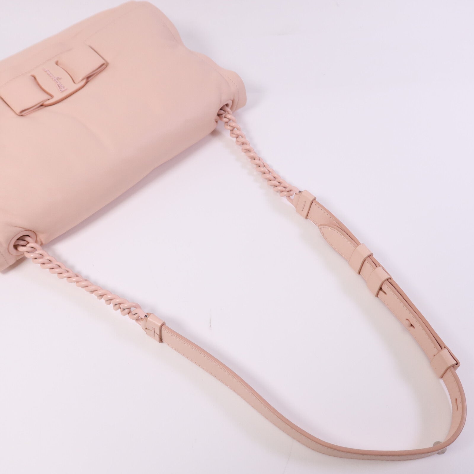 Salvatore Ferragamo 皮革Viva Bow Bag肩背袋