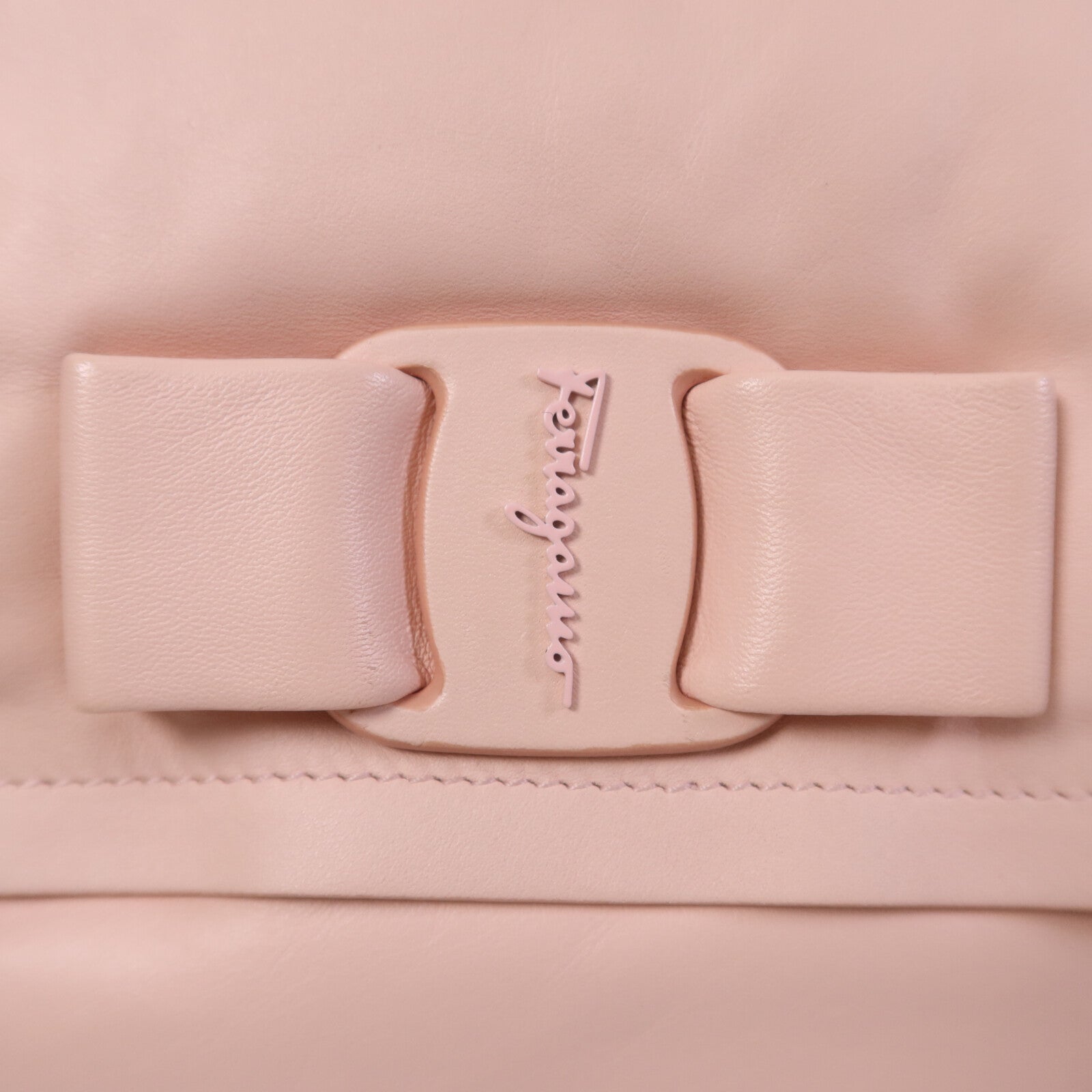 Salvatore Ferragamo 皮革Viva Bow Bag肩背袋