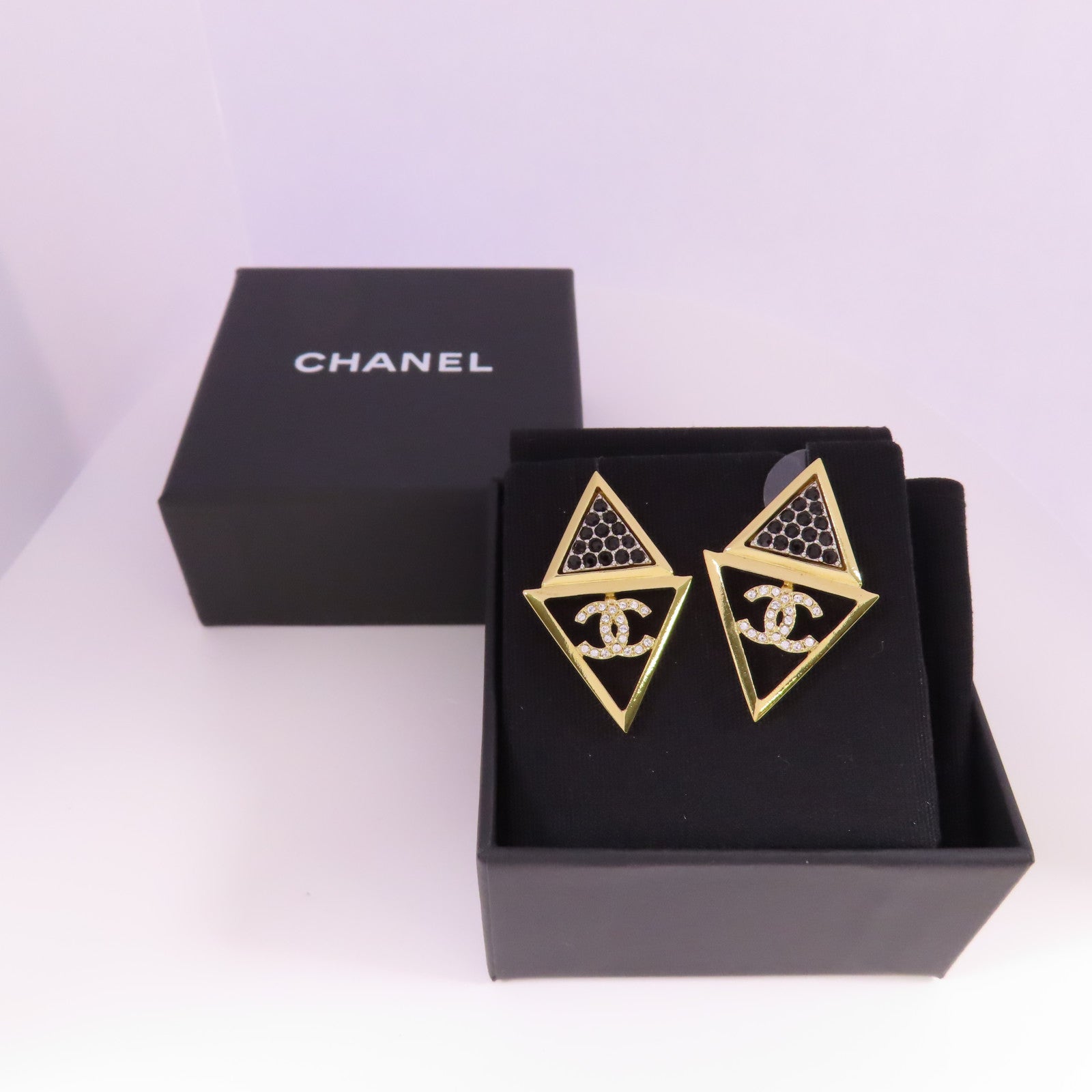 CHANEL CC Earrings Metal Gold/Black