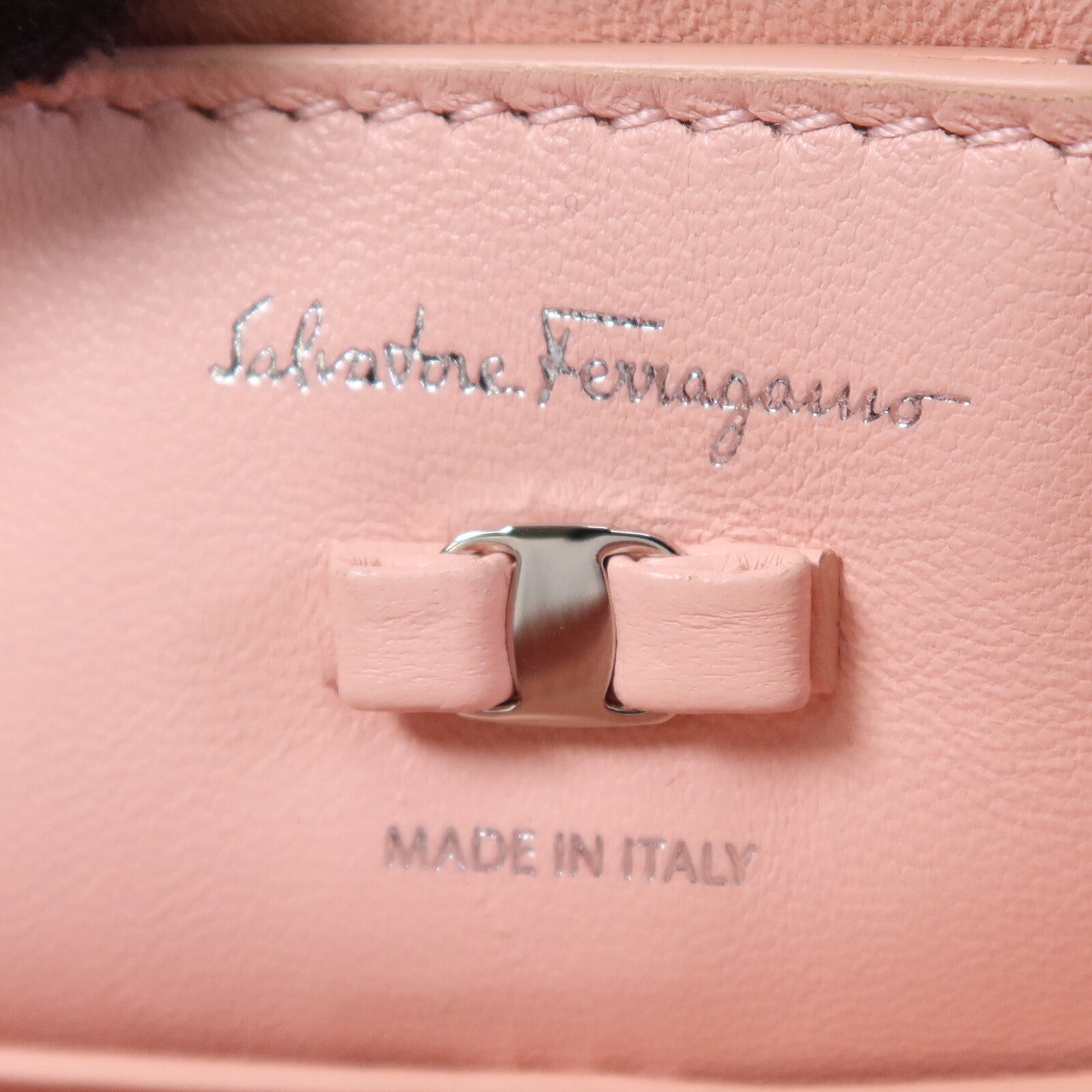 Salvatore Ferragamo 皮革Viva Bow Bag肩背袋