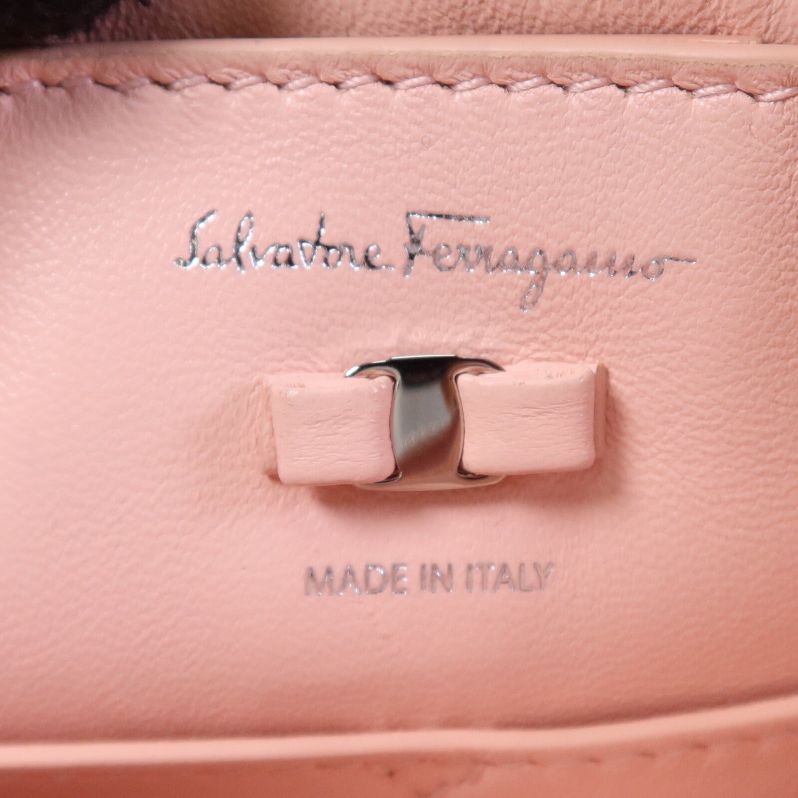 Salvatore Ferragamo 皮革Viva Bow Bag肩背袋