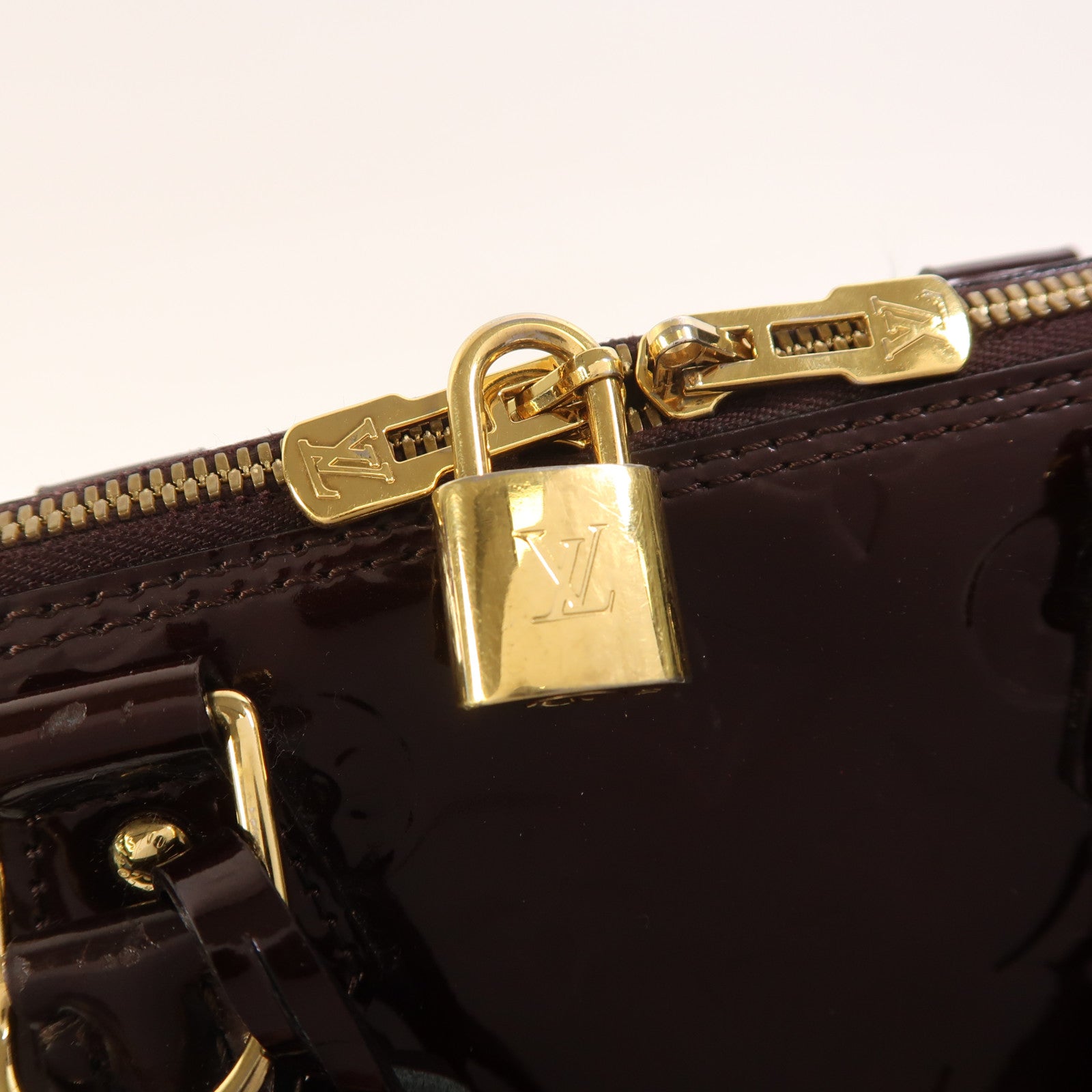 LOUIS VUITTON Monogram Vernis Alma PM金扣手挽袋