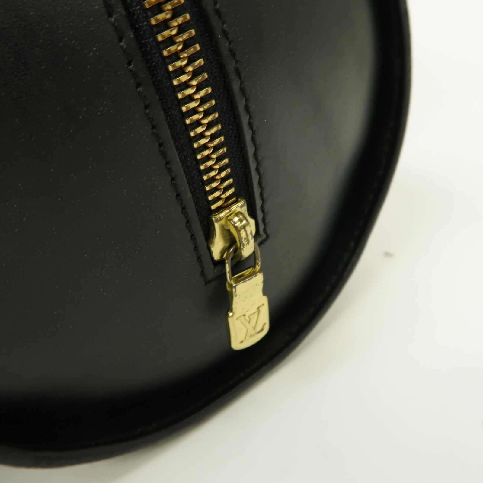 LOUIS VUITTON 【激減優惠】Epi Soufflot金扣手挽袋黑色