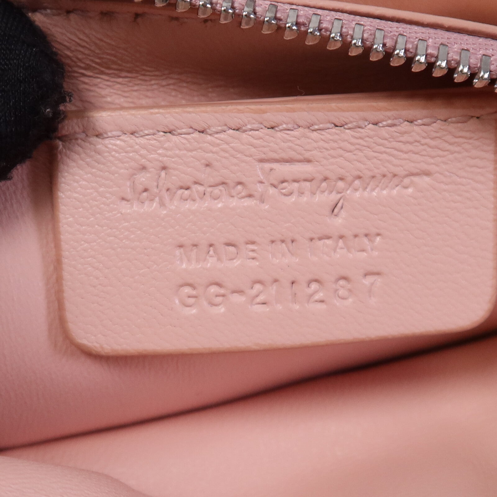 Salvatore Ferragamo 皮革Viva Bow Bag肩背袋