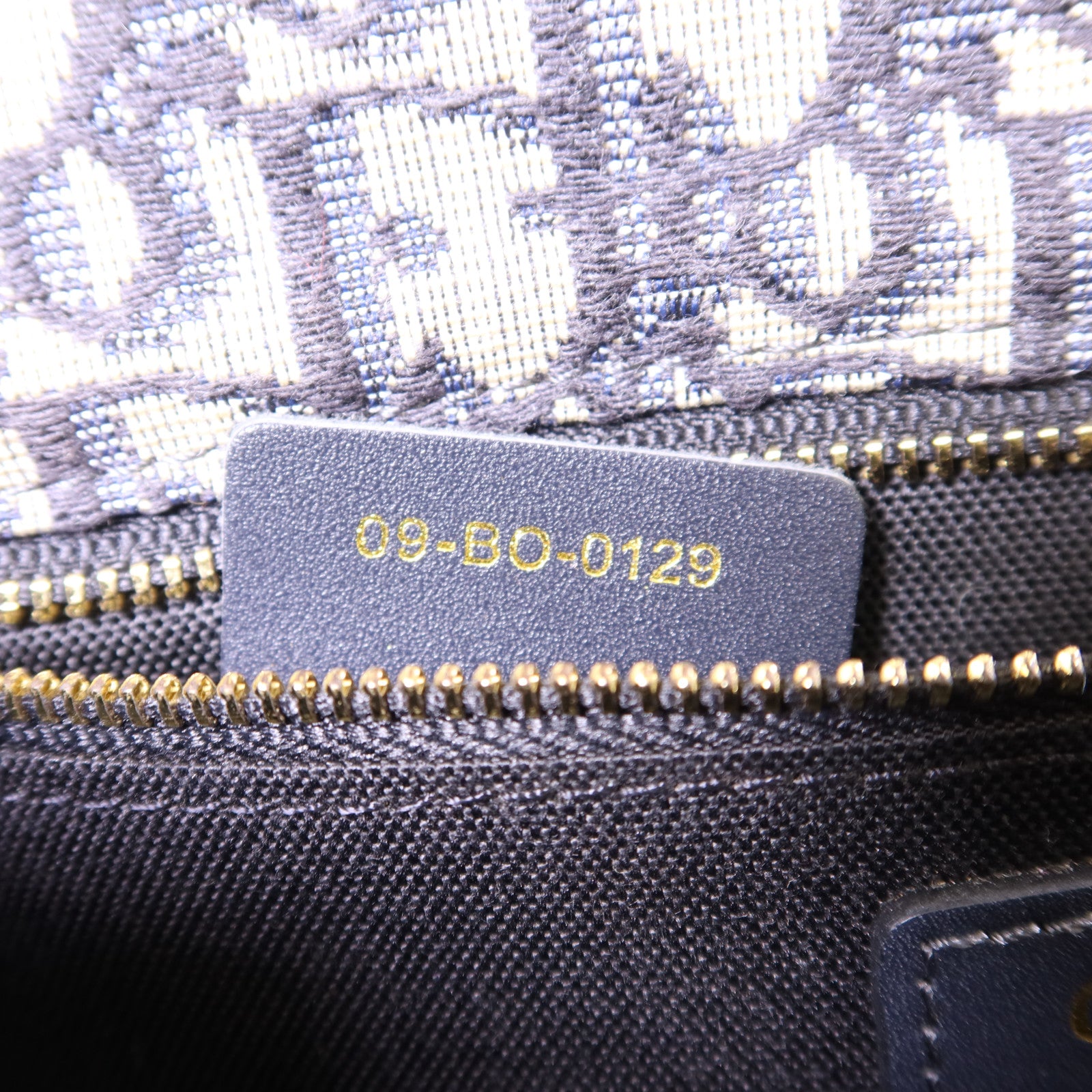 Dior 帆布Montaigne金扣肩背袋