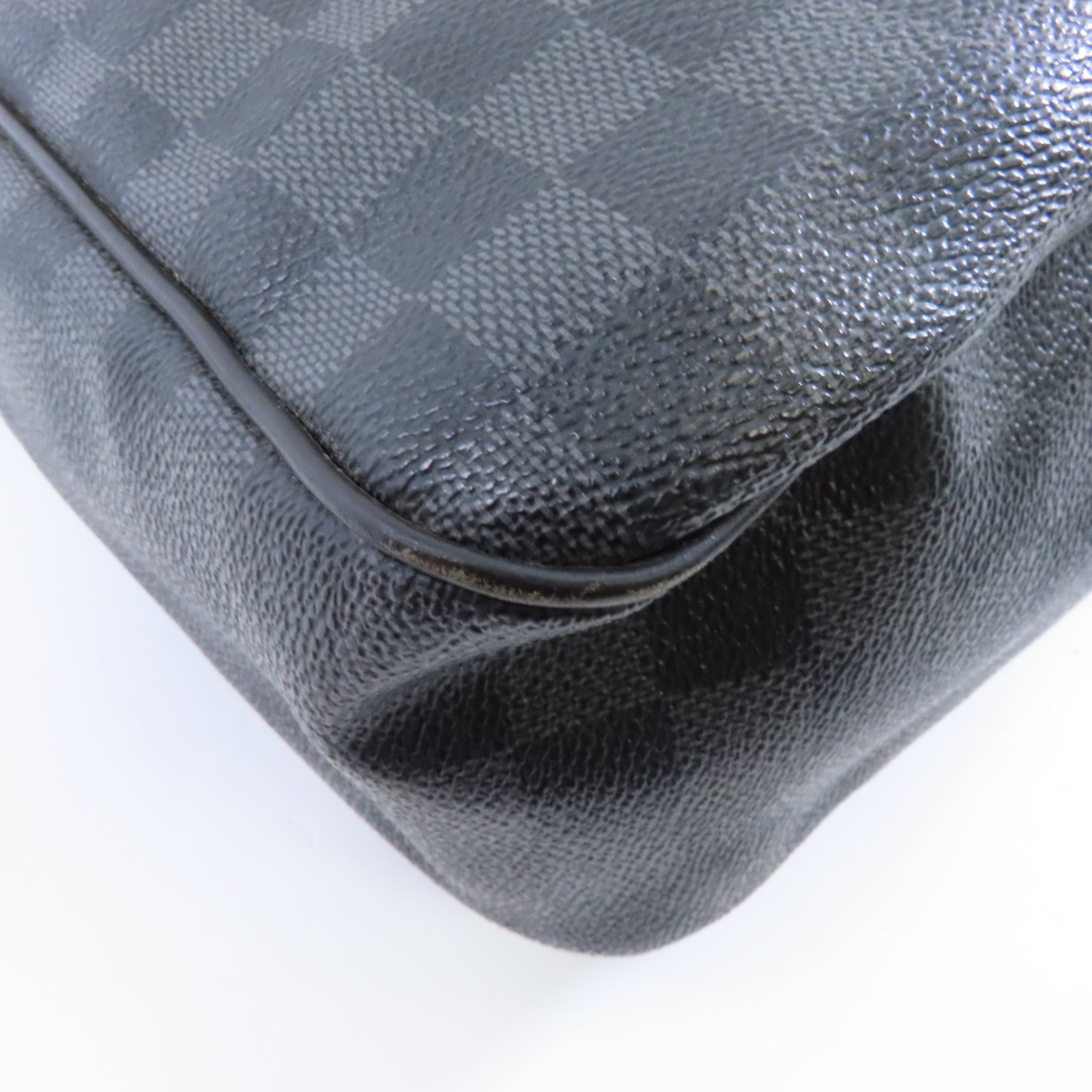 LOUIS VUITTON 【激減優惠】Damier Graphite Daniel GM銀扣肩背袋黑色/灰色