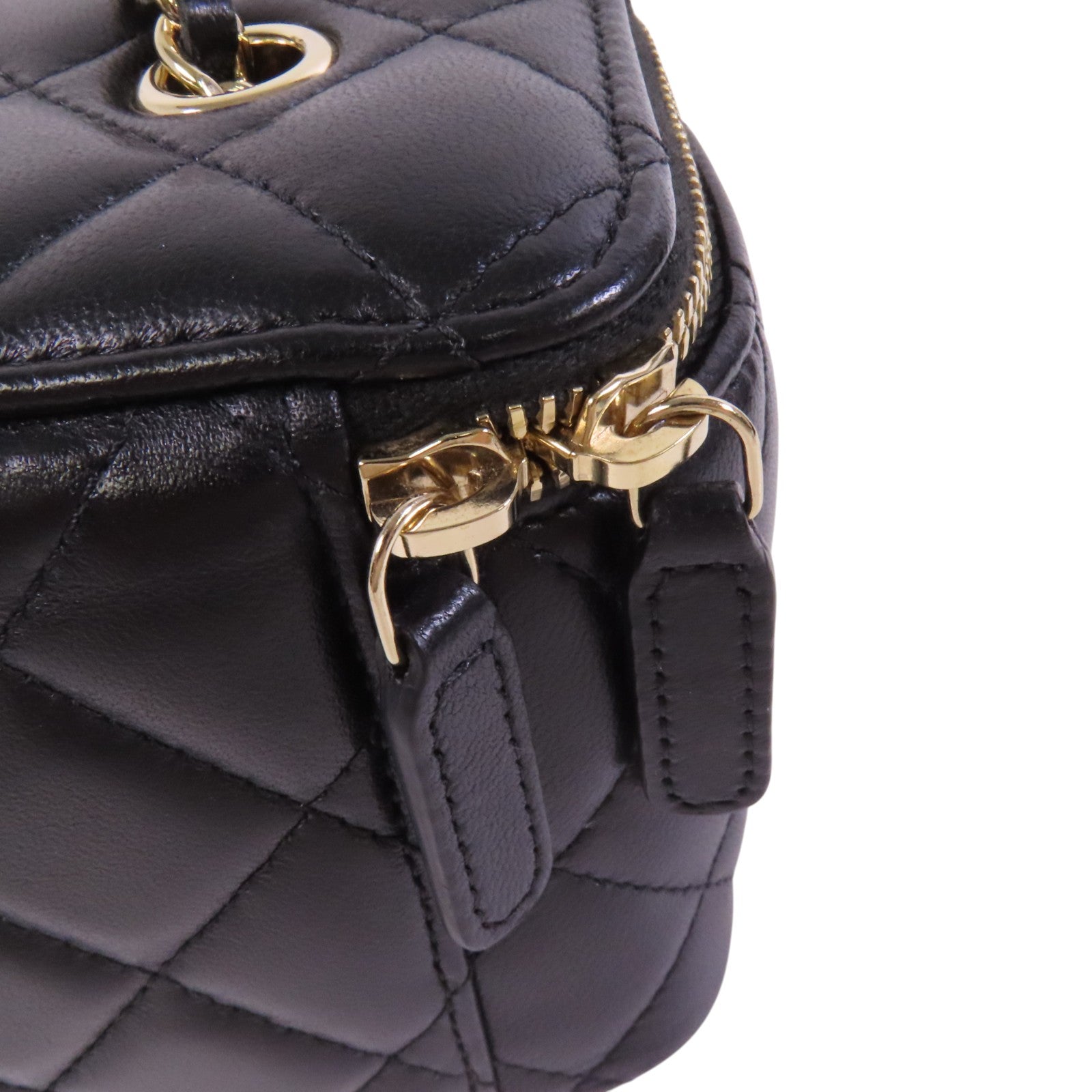 CHANEL 【激減優惠】羊皮皮革Vanity Case金扣鏈帶肩袋