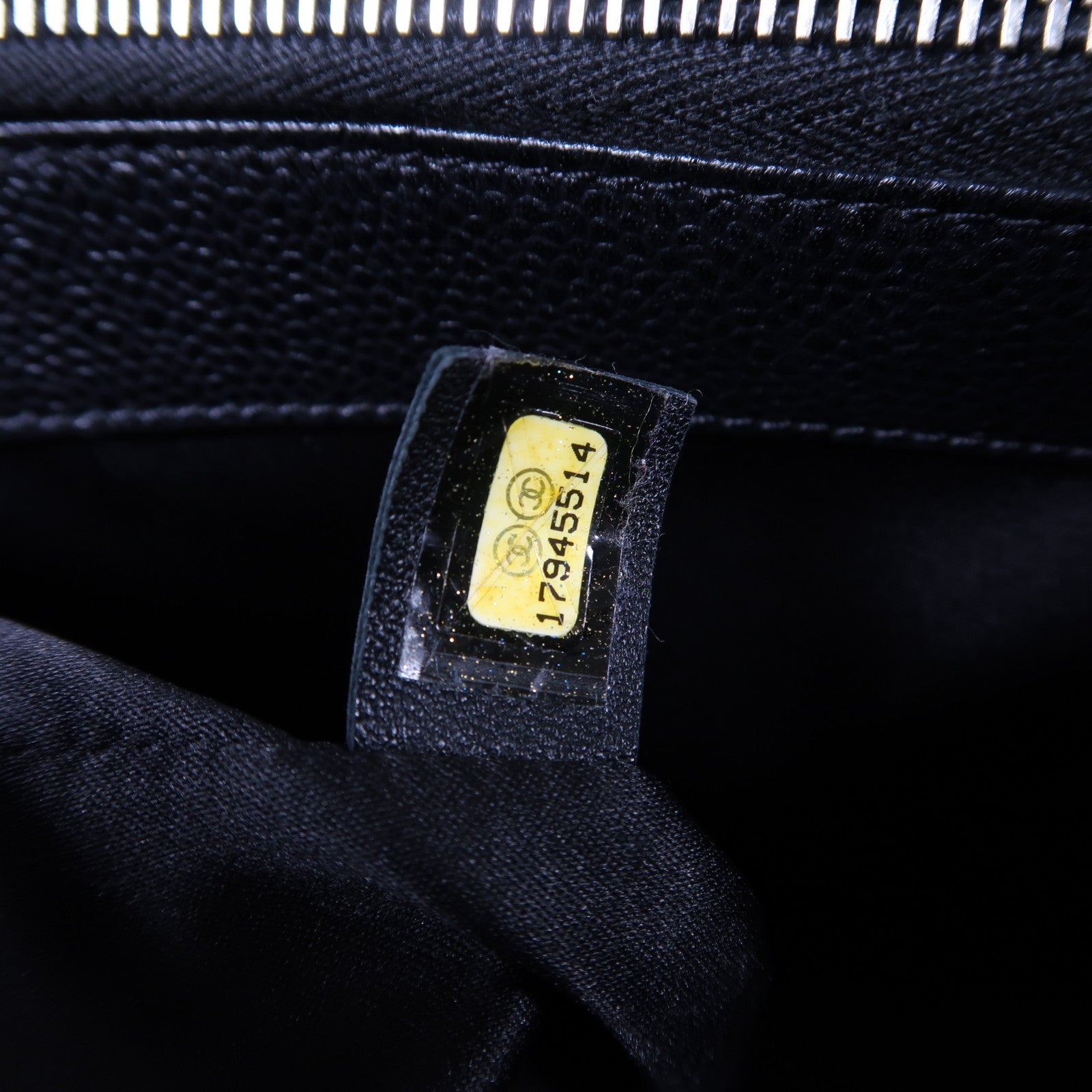 CHANEL 牛皮皮革GST銀扣鏈帶肩背袋黑色