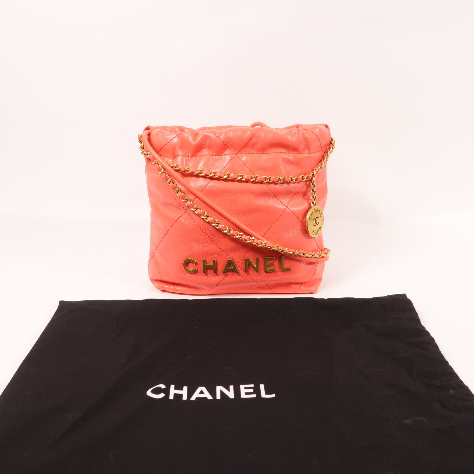CHANEL 牛皮皮革Chanel 22金扣鏈帶肩背袋