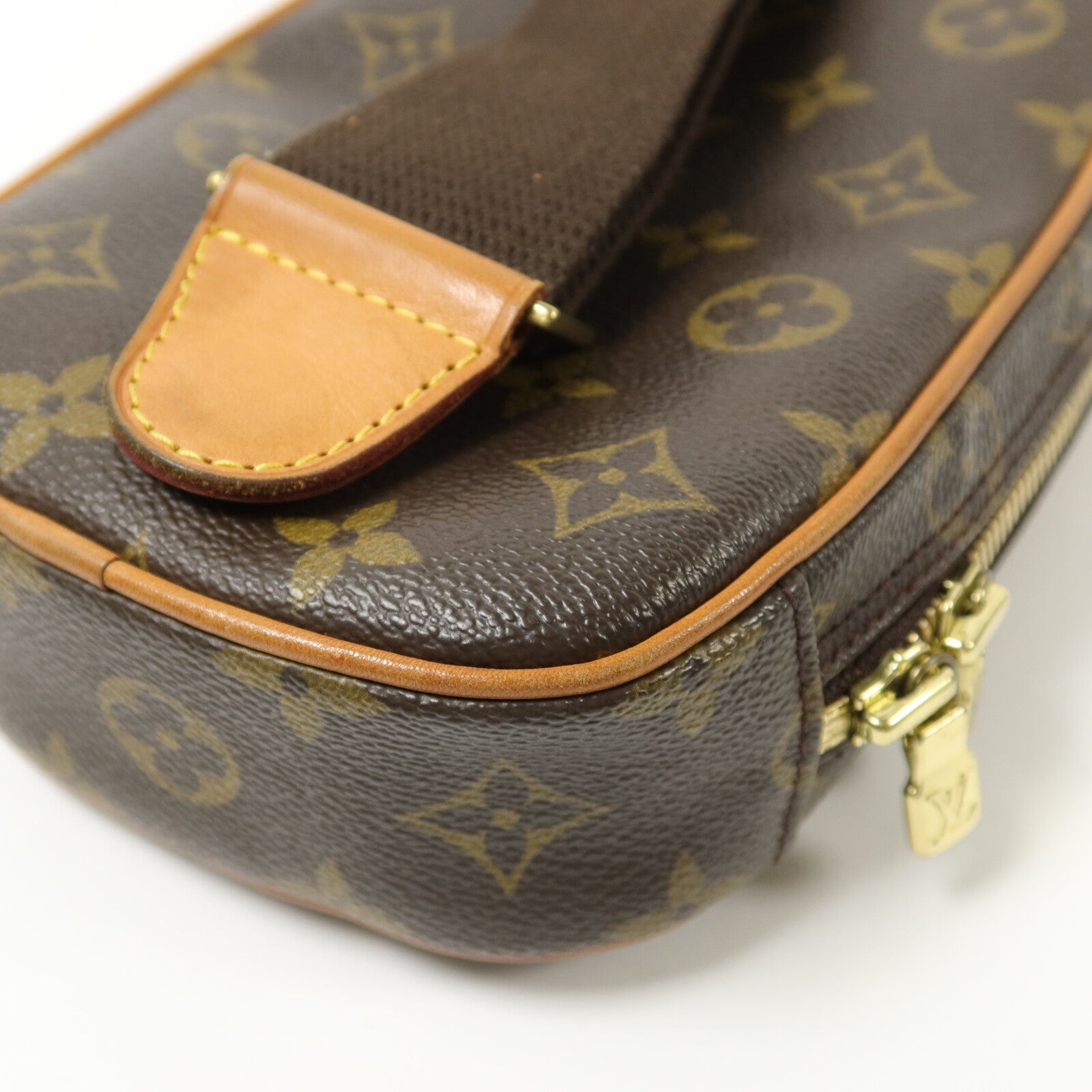 LOUIS VUITTON Monogram Pochette Gange肩背袋
