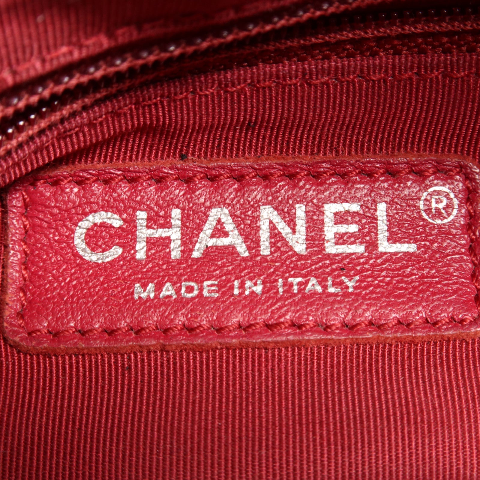 CHANEL 牛皮皮革Gabrielle Medium鏈帶肩背袋