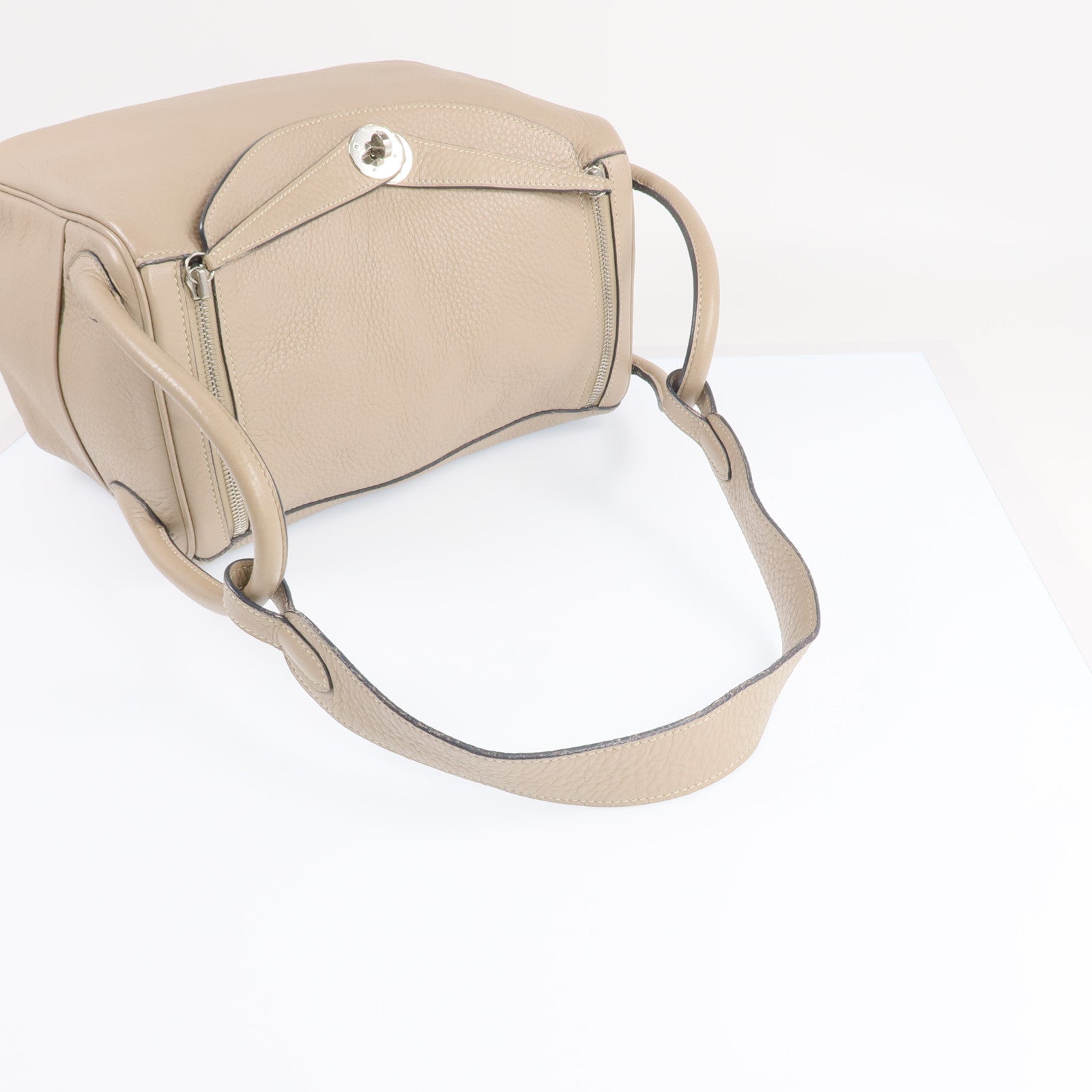 HERMES Clemence皮革Lindy 30銀扣肩背袋