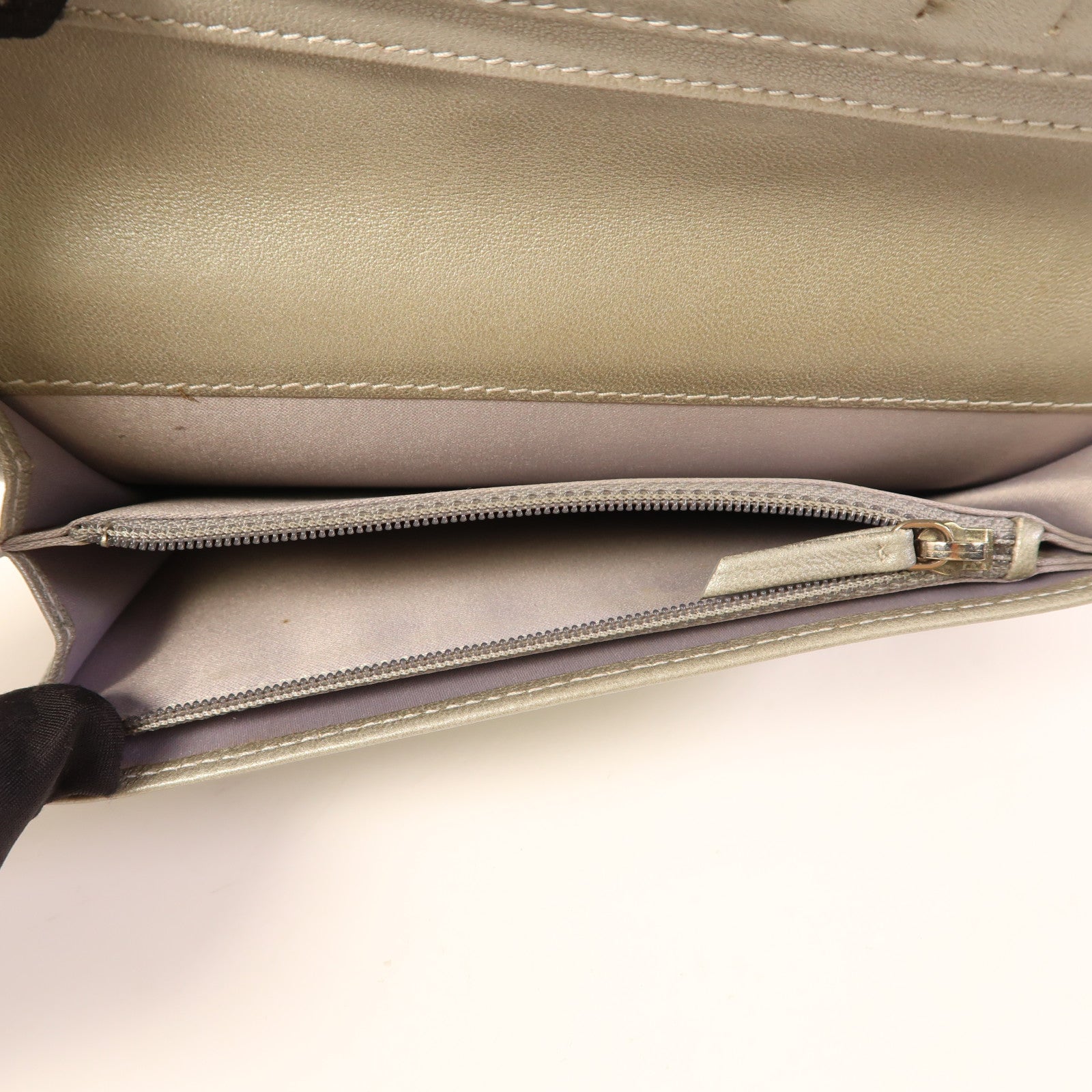 CHANEL 羊皮皮革Long Bifold Wallet銀扣長錢包