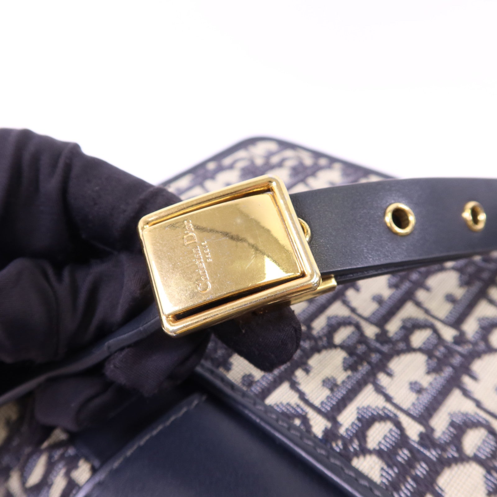 Dior 帆布Montaigne金扣肩背袋