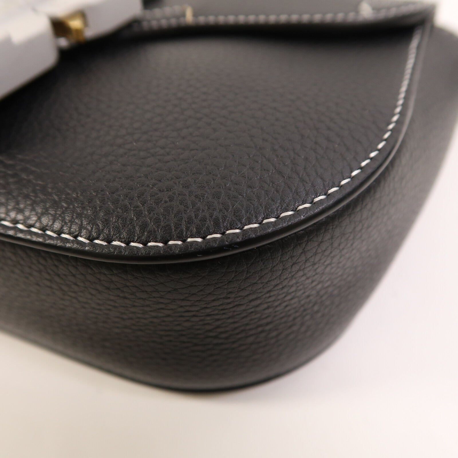 Dior 牛皮皮革Mini Saddle Messenger肩背袋