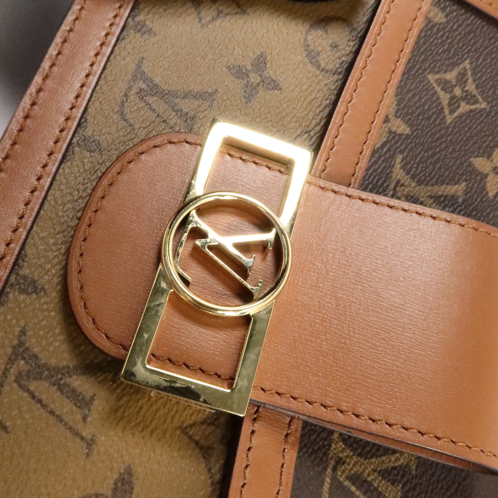 LOUIS VUITTON Monogram Reverse Dauphine MM肩背袋