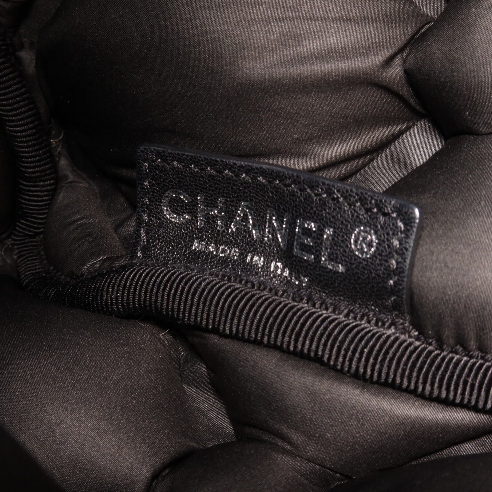 CHANEL 牛皮皮革Bubble Flap鏈帶肩背袋