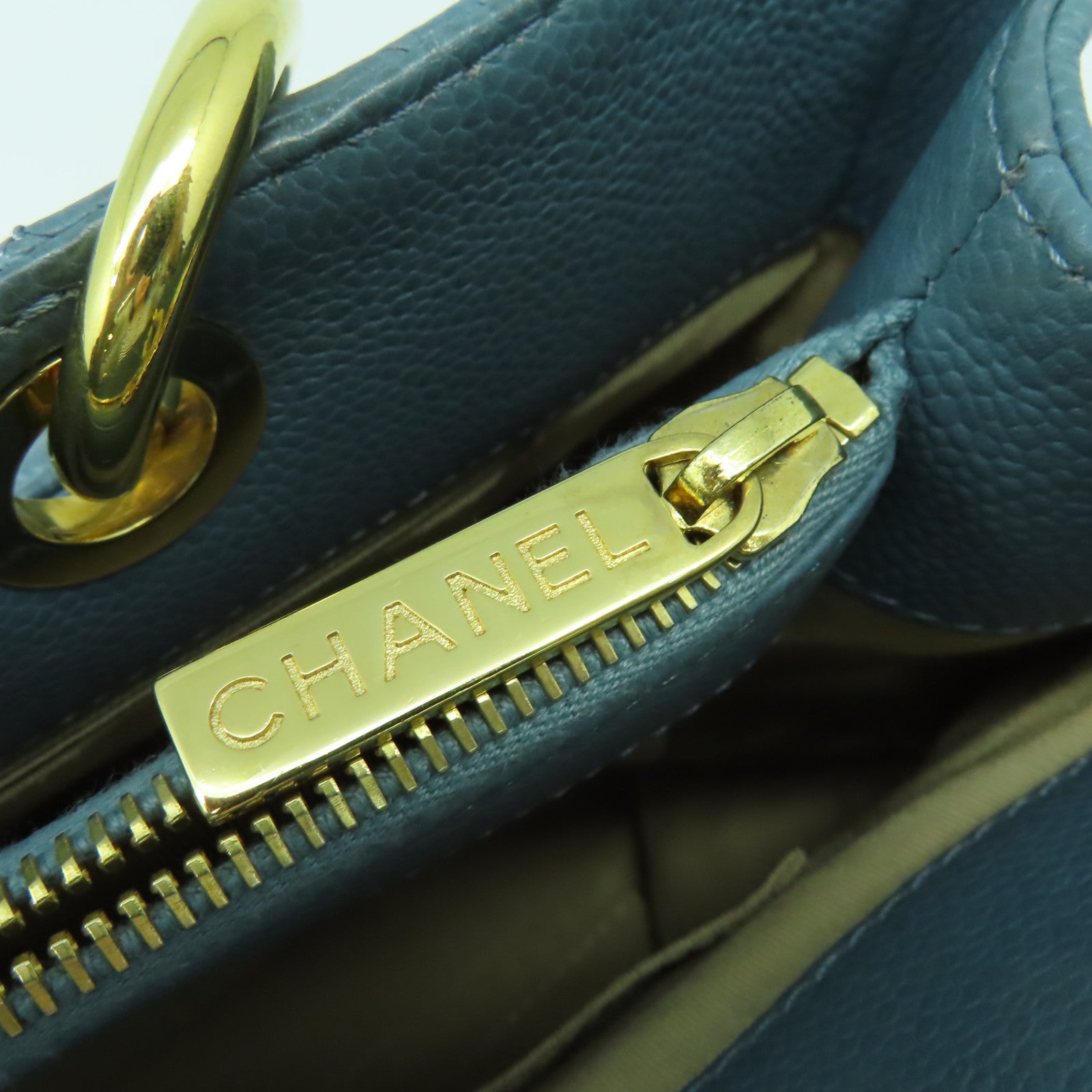 CHANEL 【激減優惠】Caviar皮革Shoulder Bag金扣鏈帶肩背袋藍色